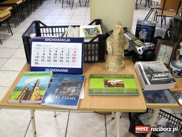 Zdjęcie w galerii na portalu naszraciborz.pl: Zarażają miłością do staroci wiadomości z regionu