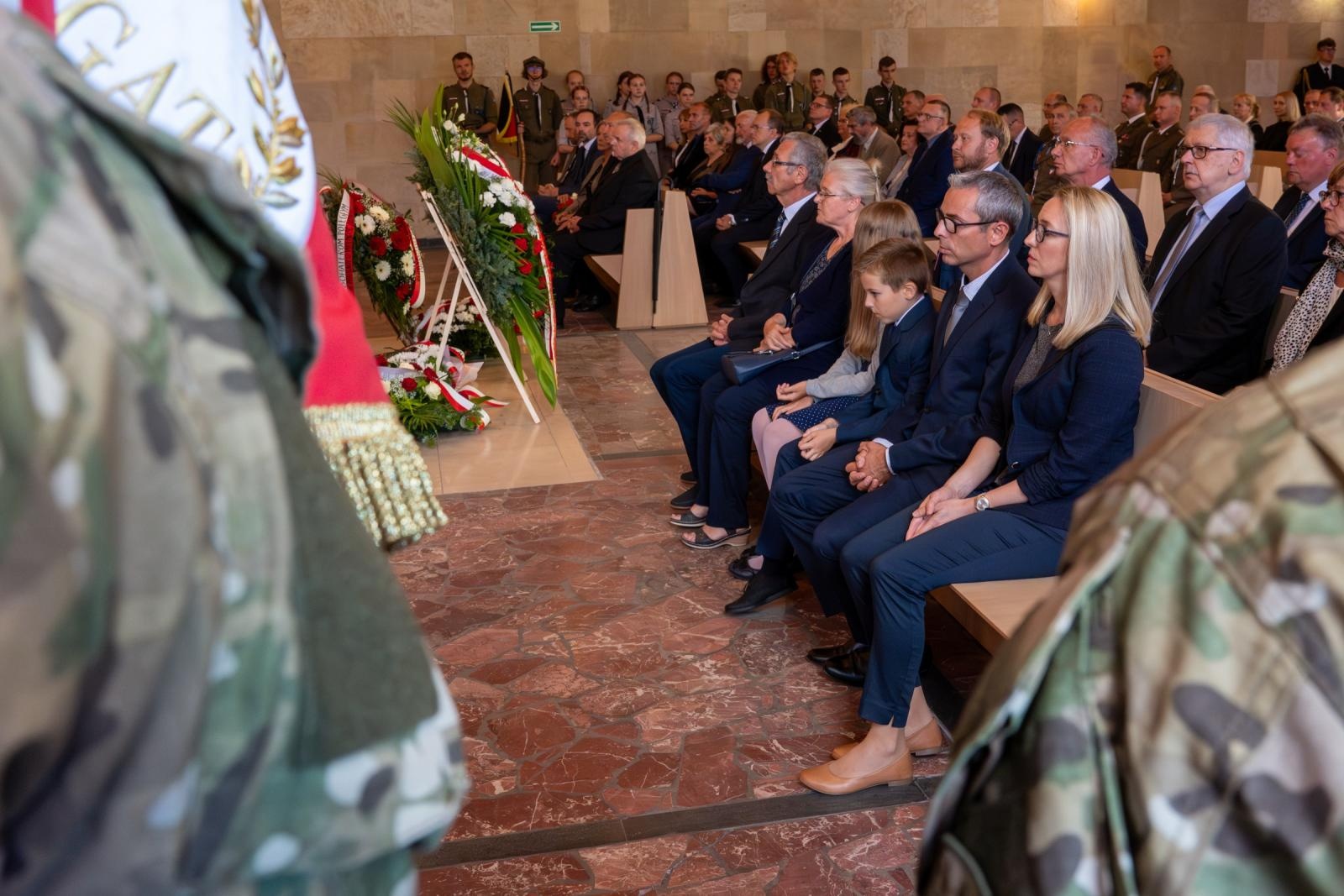 Zdjęcie w galerii na portalu naszraciborz.pl: Pogrzebano szczątki bohaterów ekshumowane z cmentarza Jeruzalem w Raciborzu wiadomości z regionu