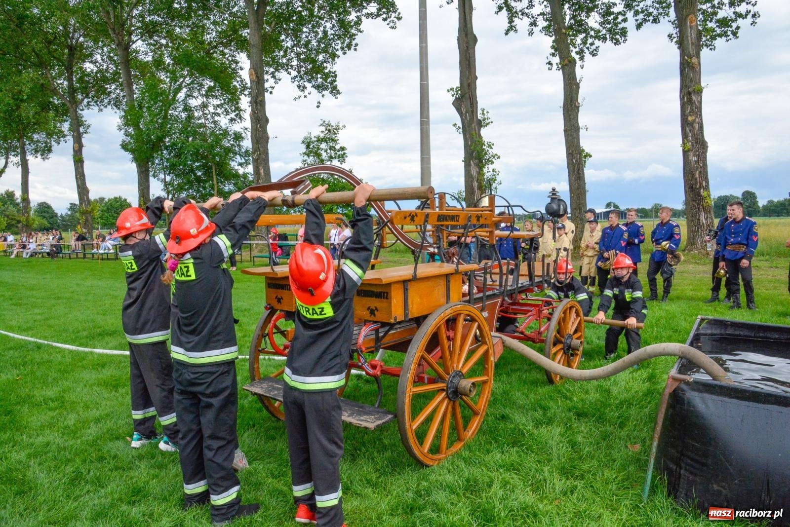 Zdjęcie w galerii na portalu naszraciborz.pl: Międzynarodowe zawody sikawek konnych w Bieńkowicach [FOTO i WIDEO] wiadomości z regionu