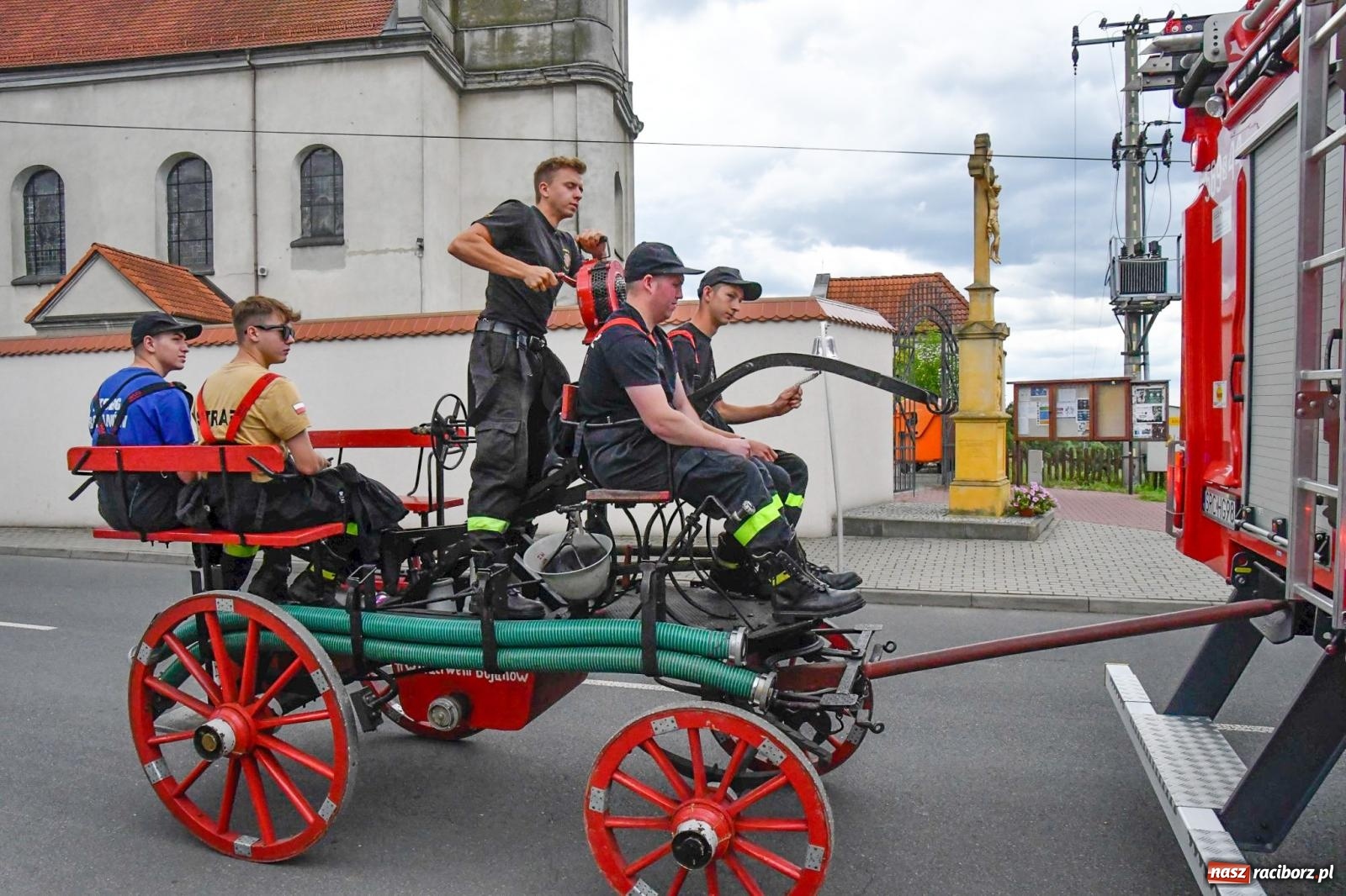 Zdjęcie w galerii na portalu naszraciborz.pl: Międzynarodowe zawody sikawek konnych w Bieńkowicach [FOTO i WIDEO] wiadomości z regionu