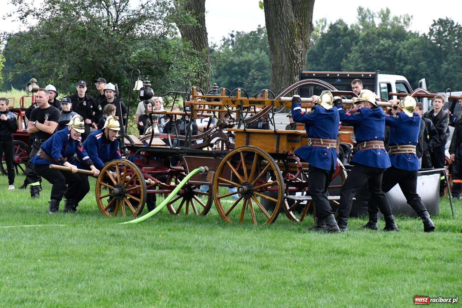 Zdjęcie w galerii na portalu naszraciborz.pl: Międzynarodowe zawody sikawek konnych w Bieńkowicach [FOTO i WIDEO] wiadomości z regionu