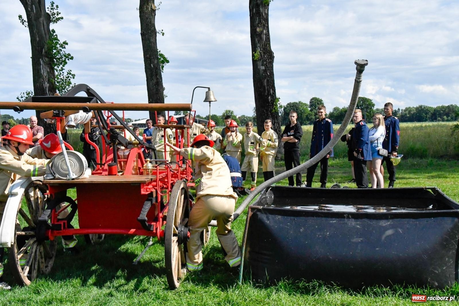 Zdjęcie w galerii na portalu naszraciborz.pl: Międzynarodowe zawody sikawek konnych w Bieńkowicach [FOTO i WIDEO] wiadomości z regionu