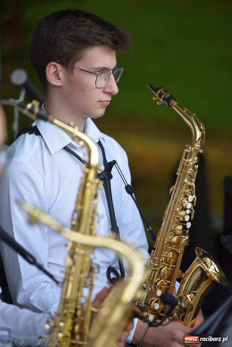 Zdjęcie w galerii na portalu naszraciborz.pl: Orkiestry z RCK-u dały koncert w parku im. Miasta Roth wiadomości z regionu