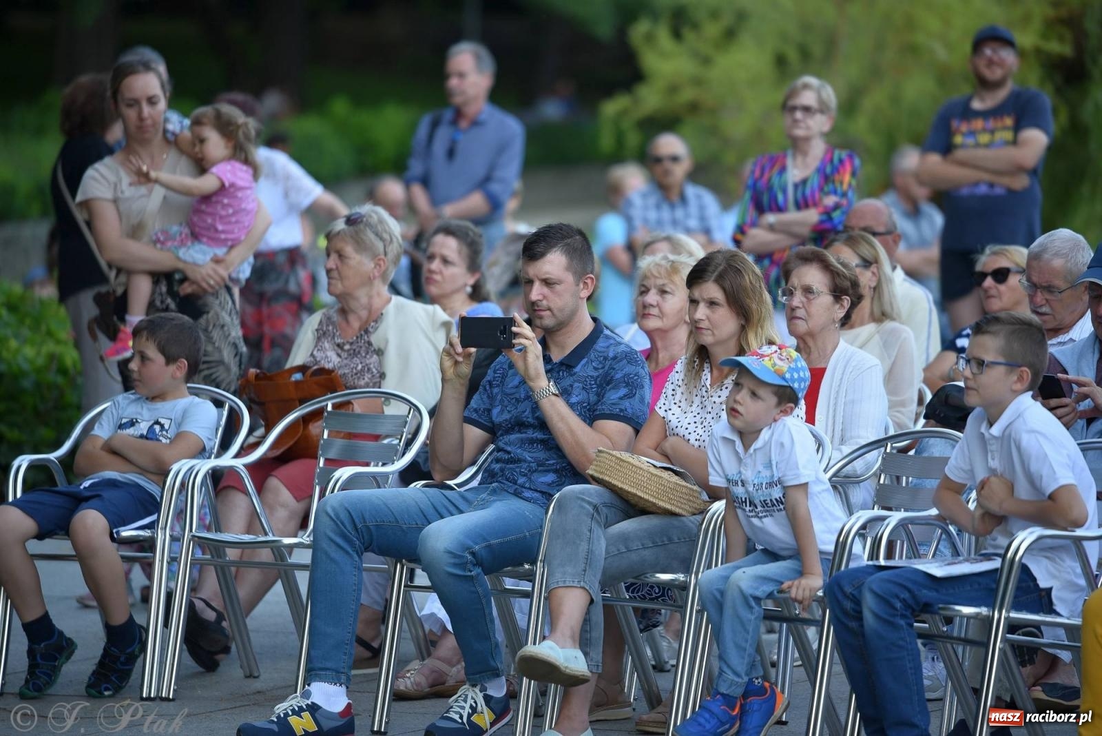Zdjęcie w galerii na portalu naszraciborz.pl: Orkiestry z RCK-u dały koncert w parku im. Miasta Roth wiadomości z regionu