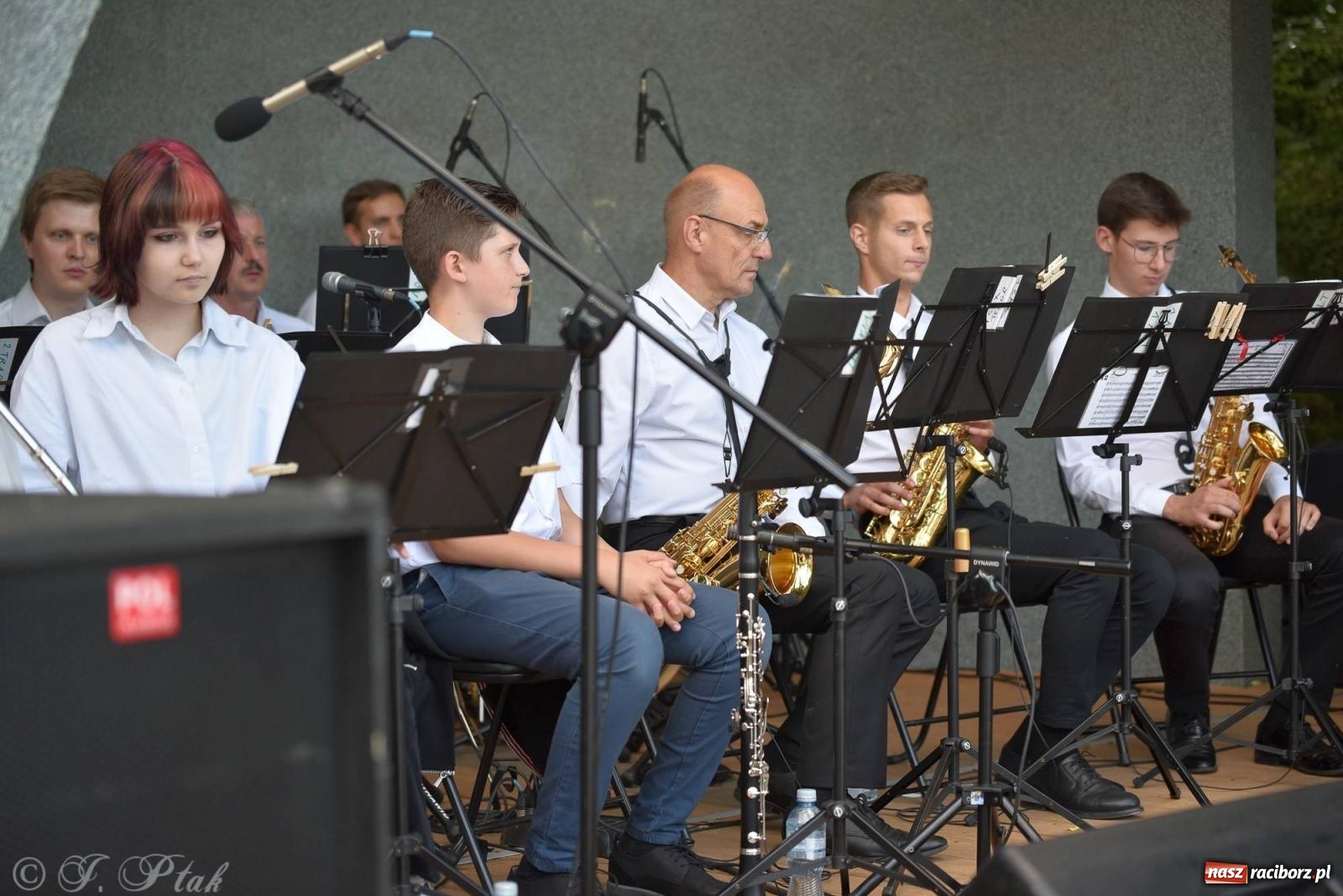 Zdjęcie w galerii na portalu naszraciborz.pl: Orkiestry z RCK-u dały koncert w parku im. Miasta Roth wiadomości z regionu