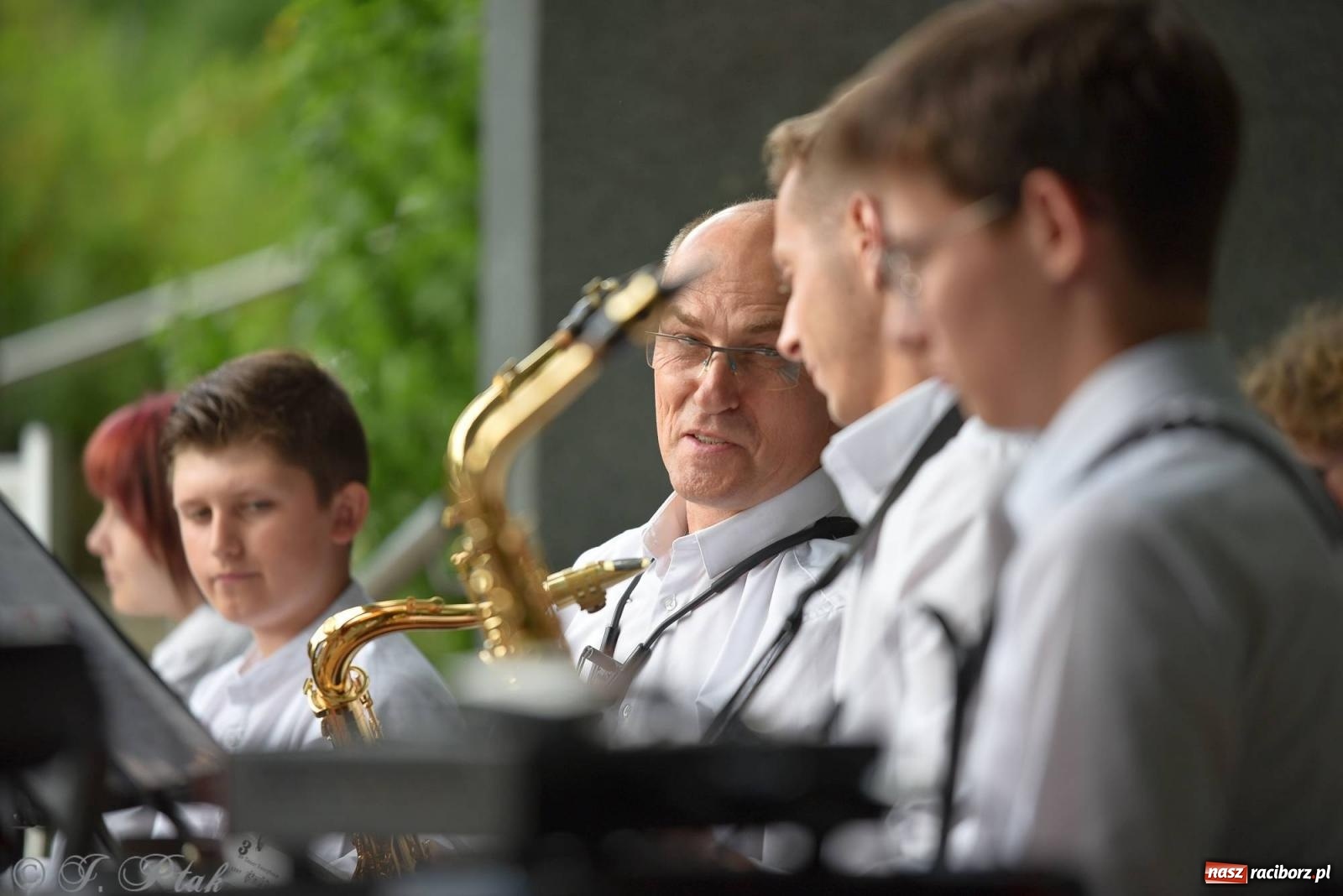 Zdjęcie w galerii na portalu naszraciborz.pl: Orkiestry z RCK-u dały koncert w parku im. Miasta Roth wiadomości z regionu