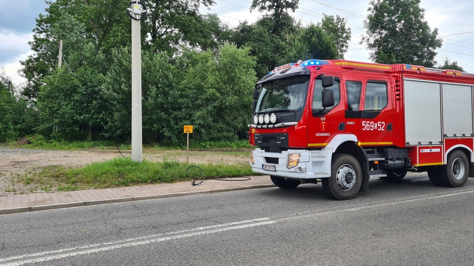 Zdjęcie w galerii na portalu naszraciborz.pl: Drzewo pozbawiło prądu cztery domostwa [FOTO] wiadomości z regionu