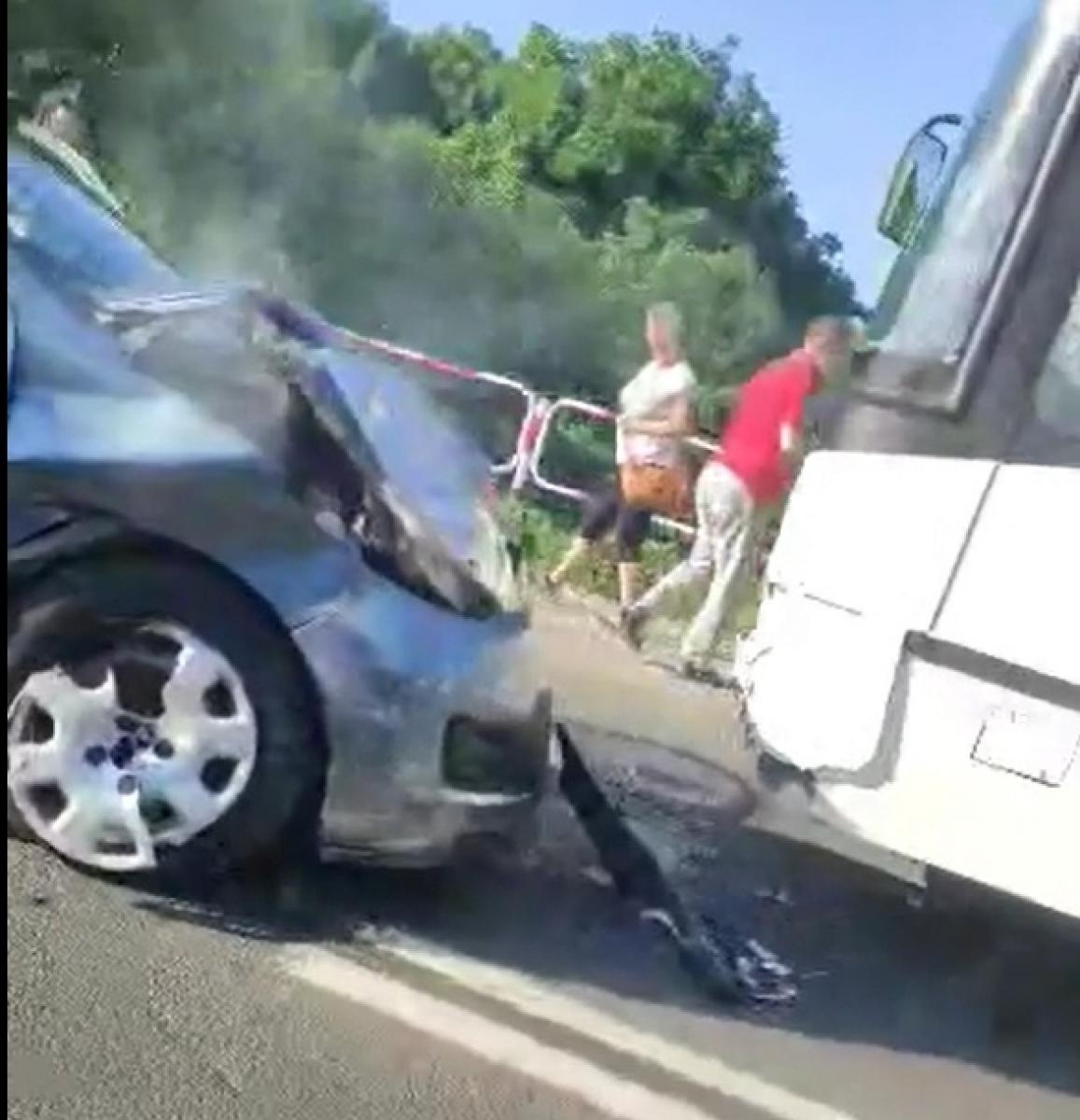 Zdjęcie w galerii na portalu naszraciborz.pl: Autobus i dwie osobówki zderzyły się na Głubczyckiej wiadomości z regionu