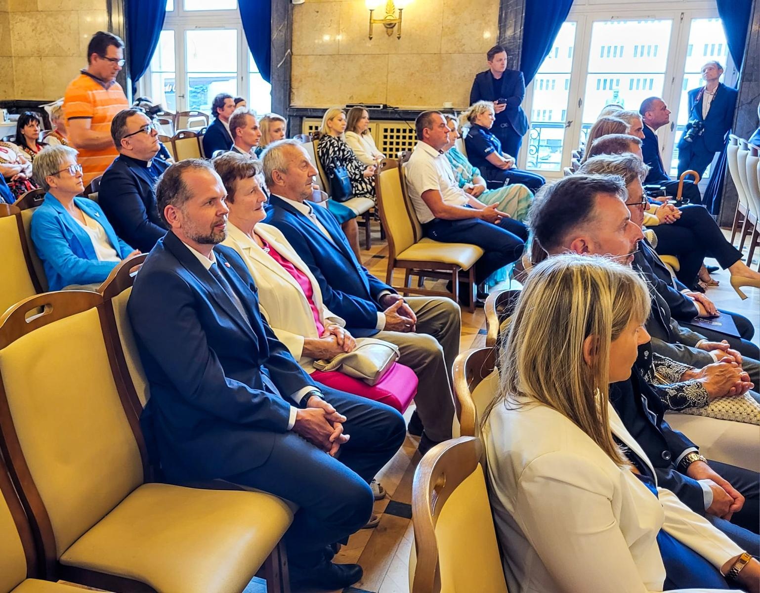 Zdjęcie w galerii na portalu naszraciborz.pl: Rolnicy z Krzanowic na podium w konkursie Bezpieczne Gospodarstwo Rolne wiadomości z regionu