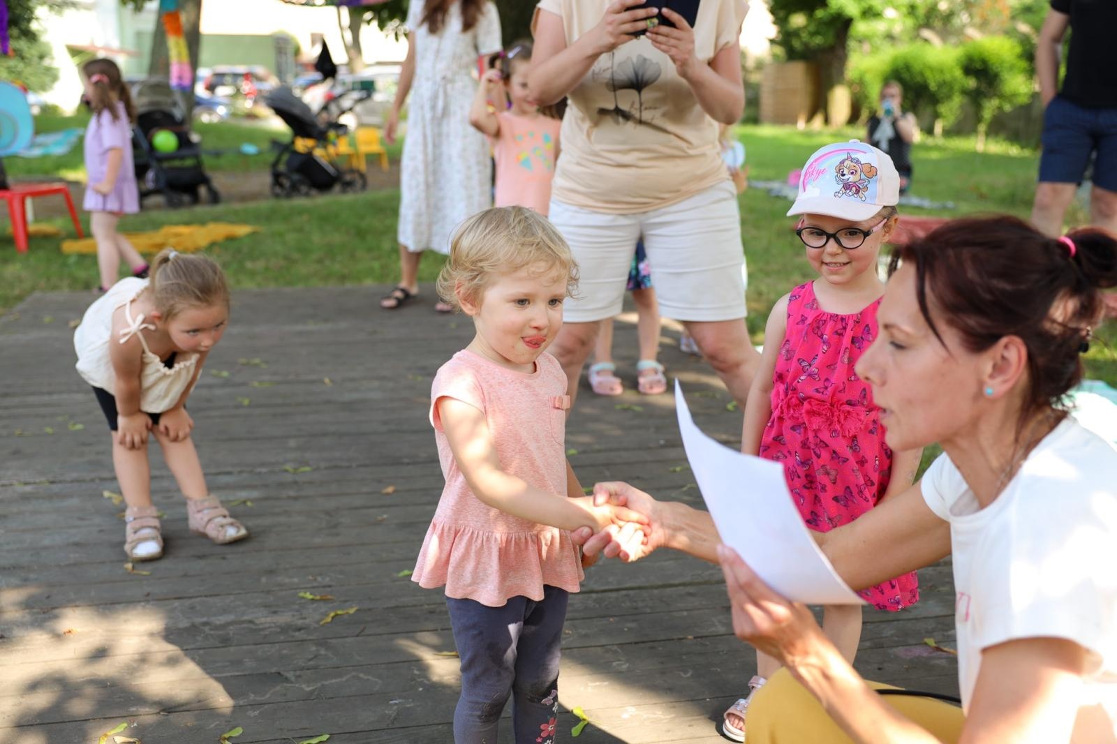Zdjęcie w galerii na portalu naszraciborz.pl: Mali Odkrywcy przywitali w Raciborzu wakacje wiadomości z regionu