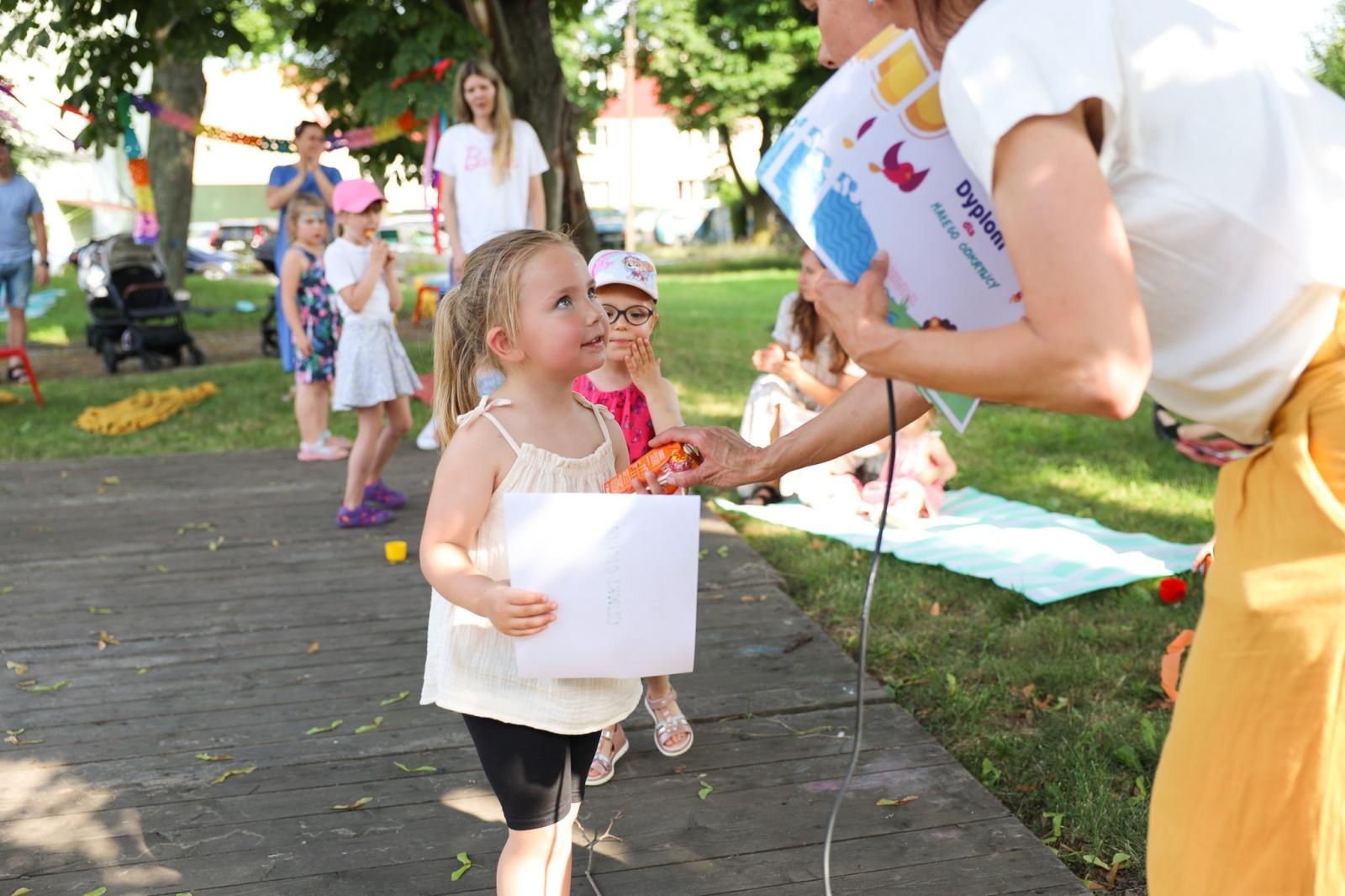 Zdjęcie w galerii na portalu naszraciborz.pl: Mali Odkrywcy przywitali w Raciborzu wakacje wiadomości z regionu
