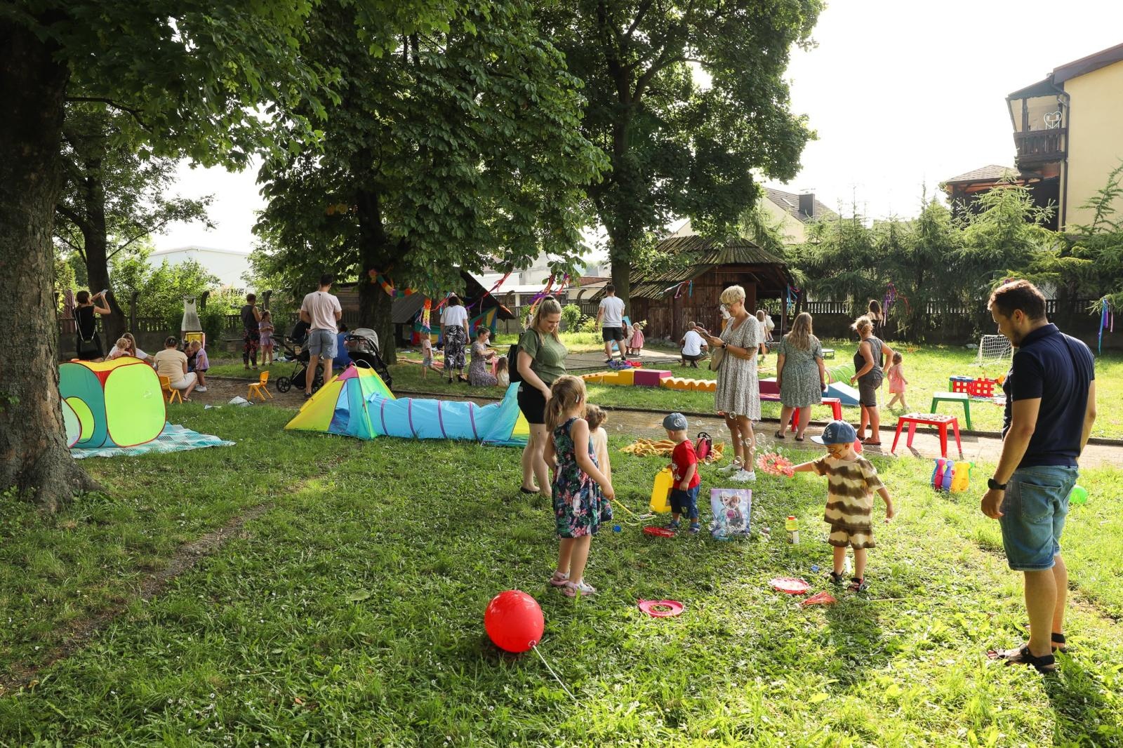 Zdjęcie w galerii na portalu naszraciborz.pl: Mali Odkrywcy przywitali w Raciborzu wakacje wiadomości z regionu