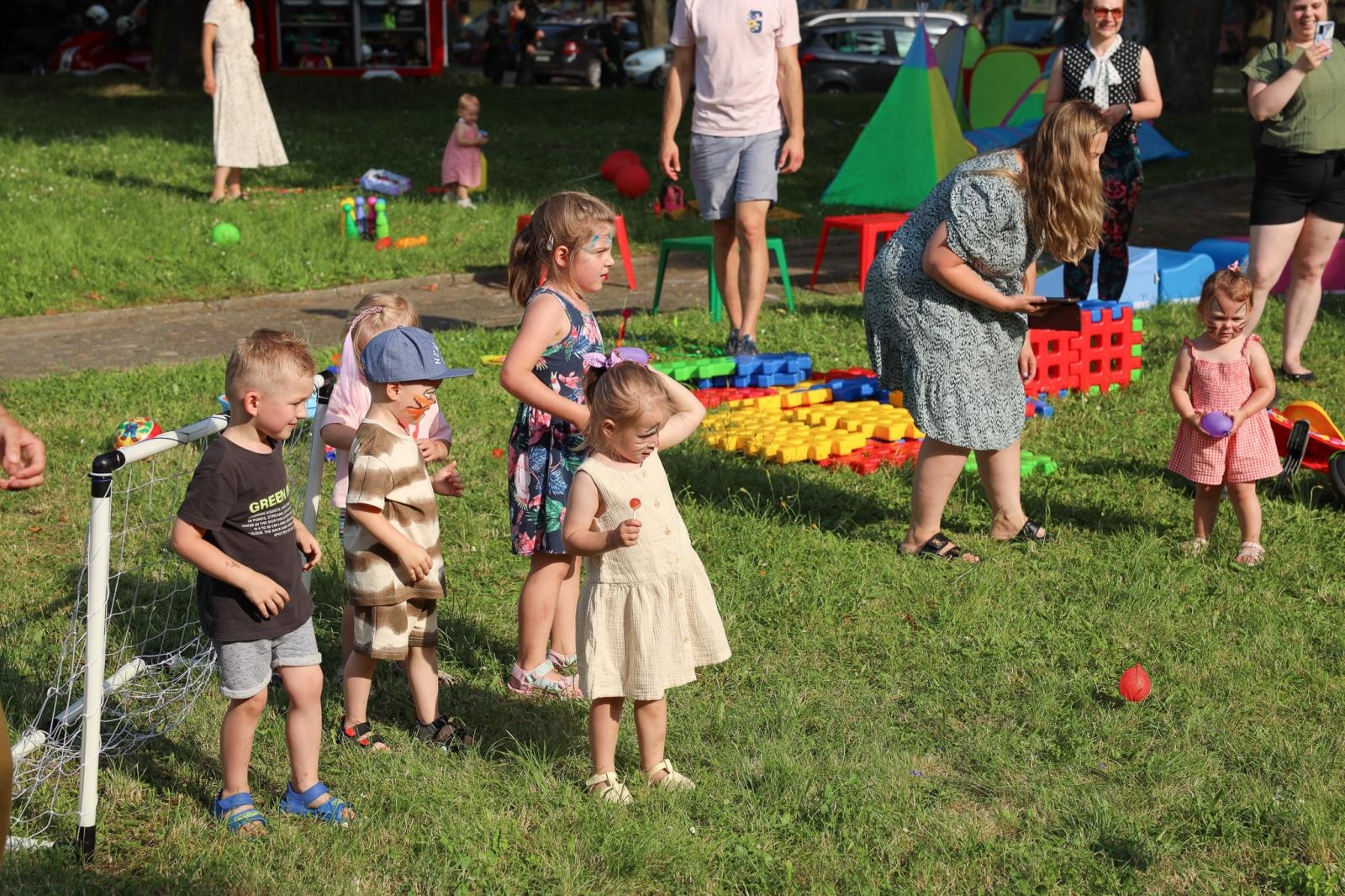 Zdjęcie w galerii na portalu naszraciborz.pl: Mali Odkrywcy przywitali w Raciborzu wakacje wiadomości z regionu