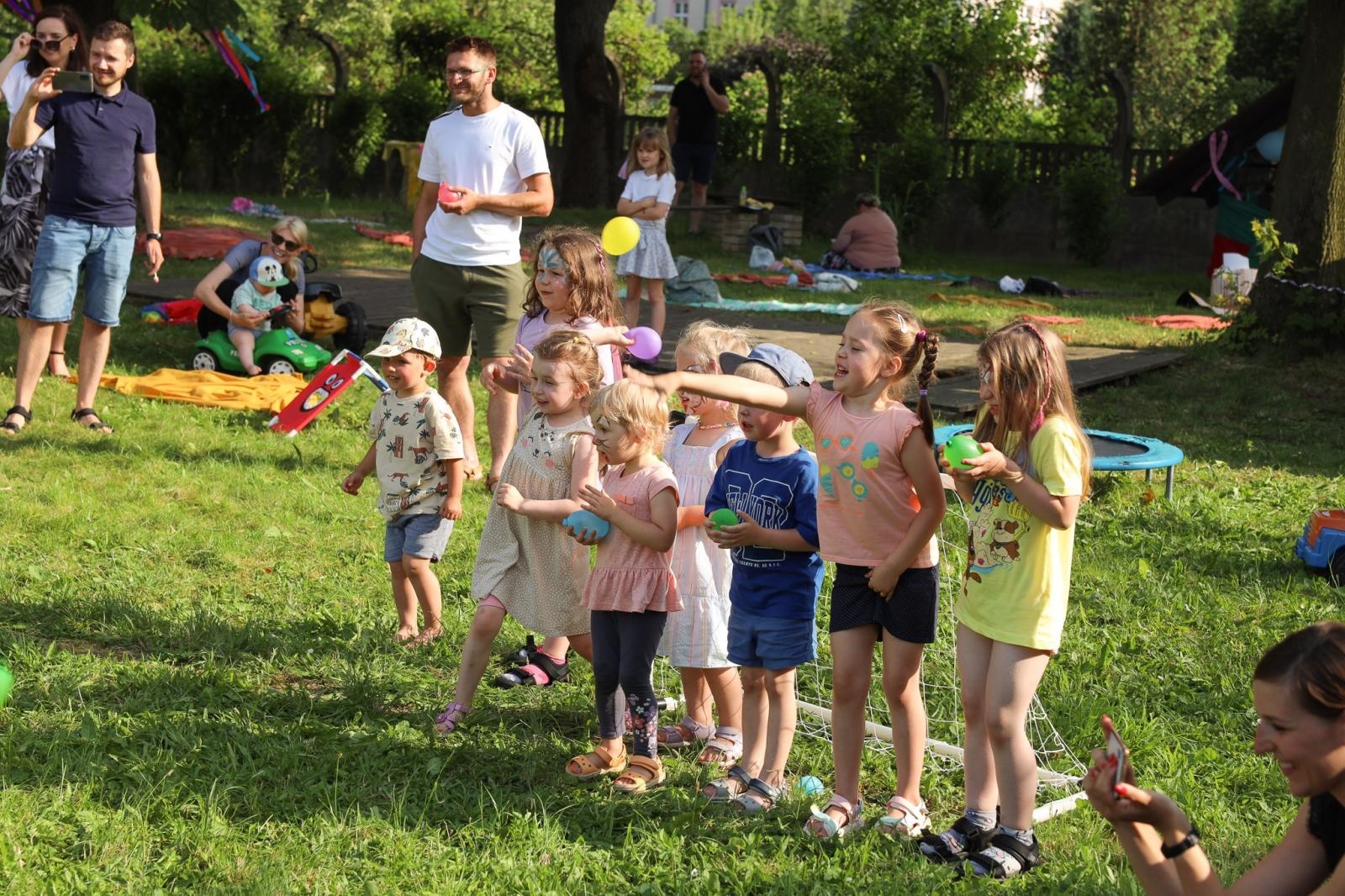 Zdjęcie w galerii na portalu naszraciborz.pl: Mali Odkrywcy przywitali w Raciborzu wakacje wiadomości z regionu