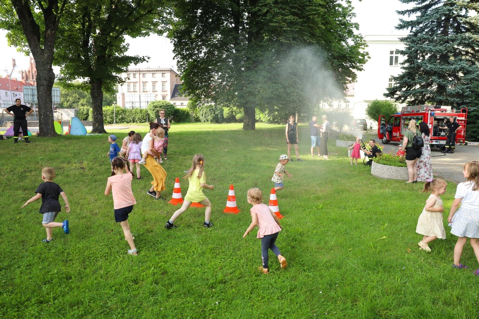 Zdjęcie w galerii na portalu naszraciborz.pl: Mali Odkrywcy przywitali w Raciborzu wakacje wiadomości z regionu