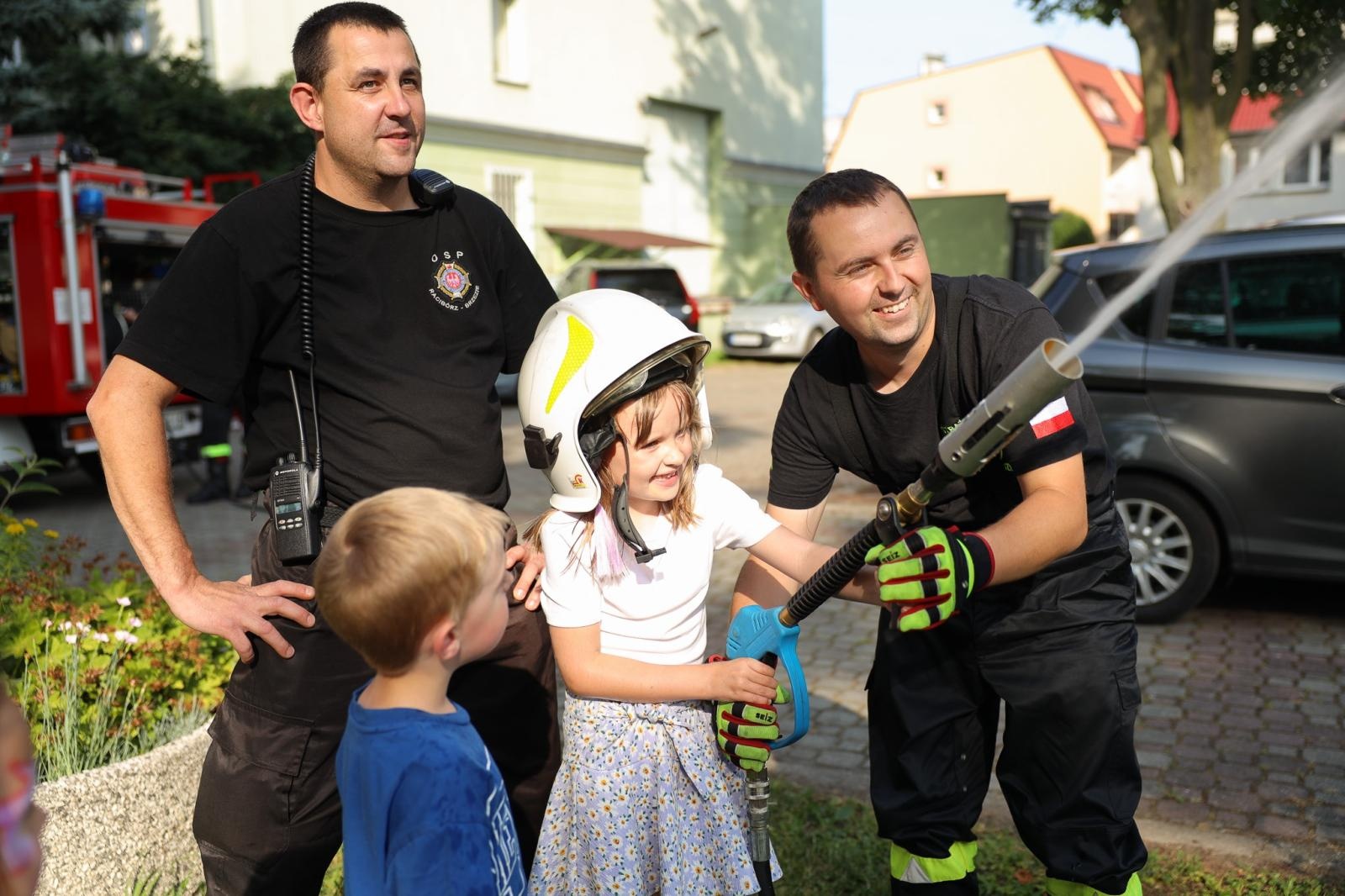 Zdjęcie w galerii na portalu naszraciborz.pl: Mali Odkrywcy przywitali w Raciborzu wakacje wiadomości z regionu