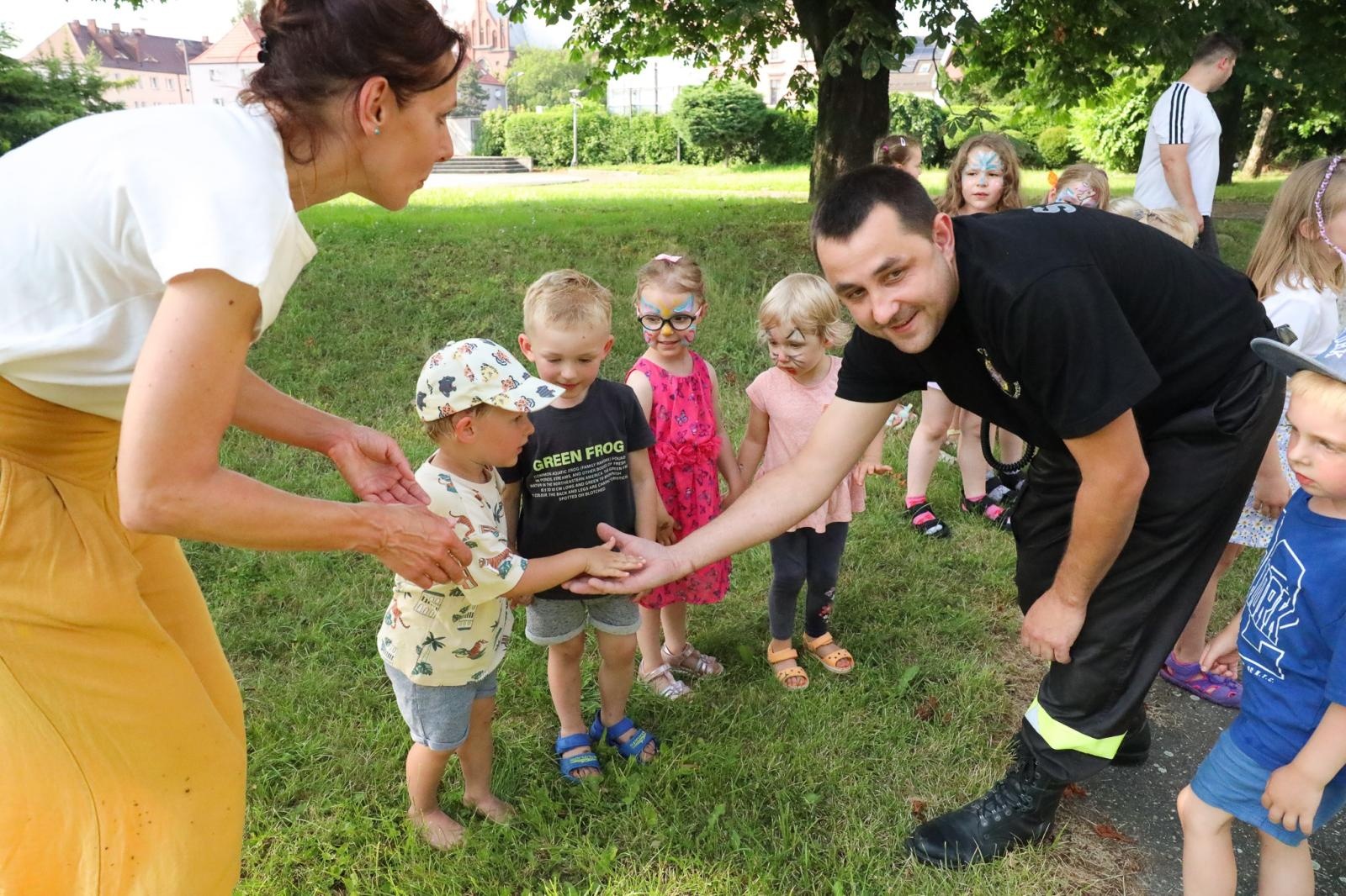Zdjęcie w galerii na portalu naszraciborz.pl: Mali Odkrywcy przywitali w Raciborzu wakacje wiadomości z regionu