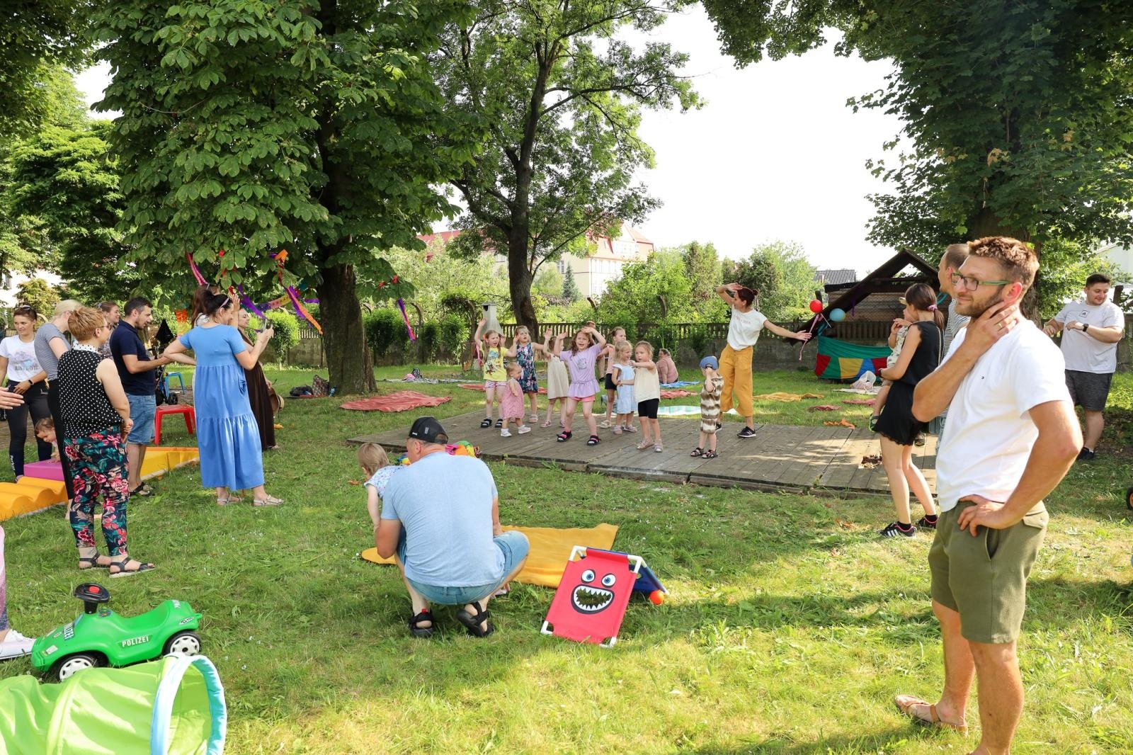 Zdjęcie w galerii na portalu naszraciborz.pl: Mali Odkrywcy przywitali w Raciborzu wakacje wiadomości z regionu