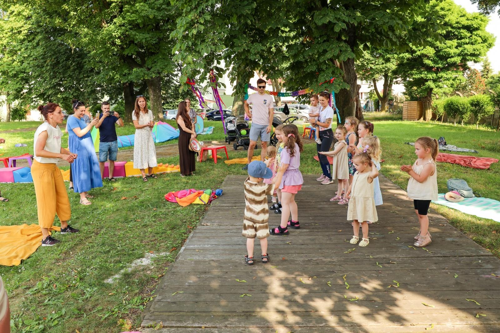 Zdjęcie w galerii na portalu naszraciborz.pl: Mali Odkrywcy przywitali w Raciborzu wakacje wiadomości z regionu