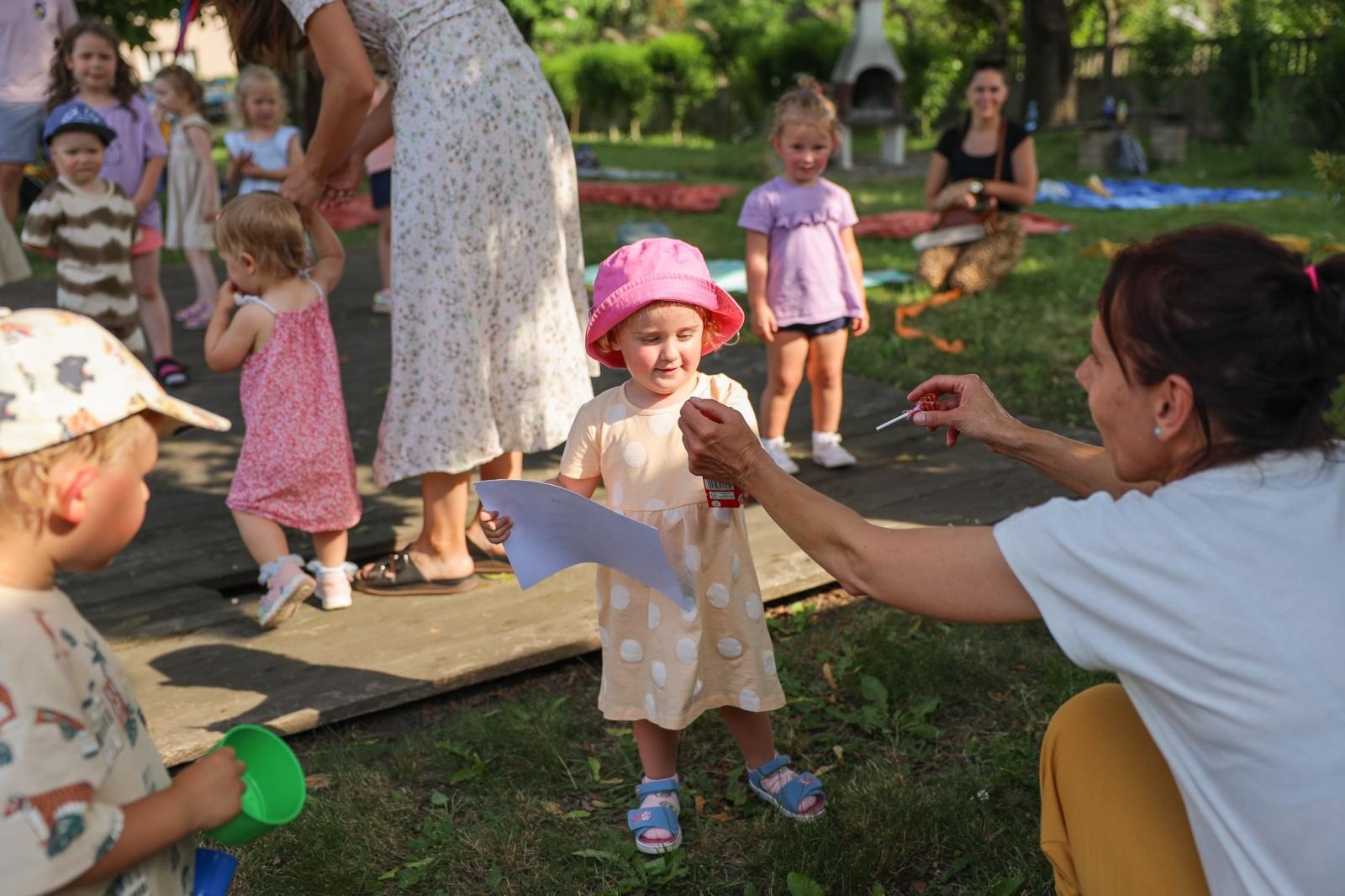 Zdjęcie w galerii na portalu naszraciborz.pl: Mali Odkrywcy przywitali w Raciborzu wakacje wiadomości z regionu