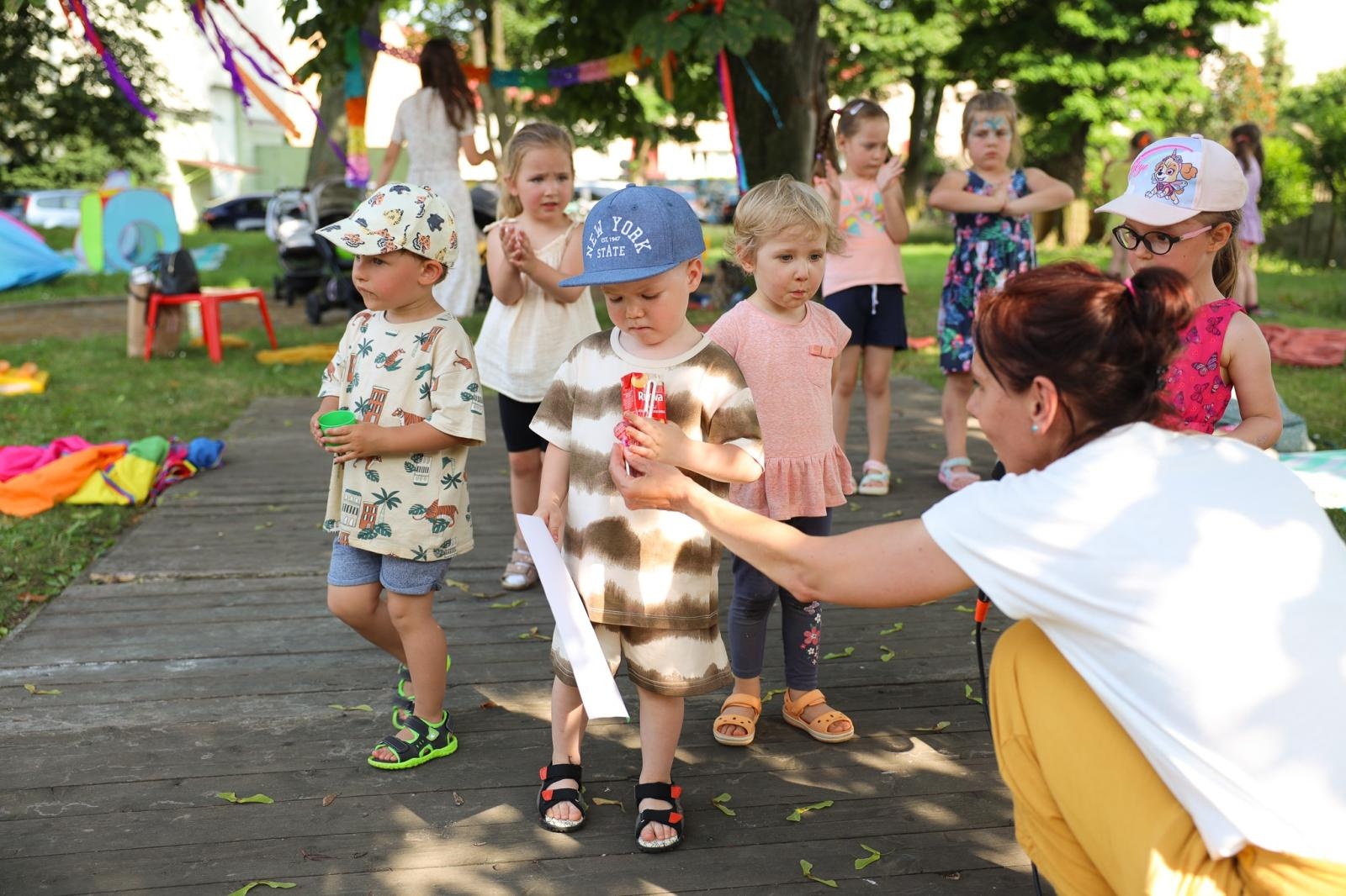 Zdjęcie w galerii na portalu naszraciborz.pl: Mali Odkrywcy przywitali w Raciborzu wakacje wiadomości z regionu