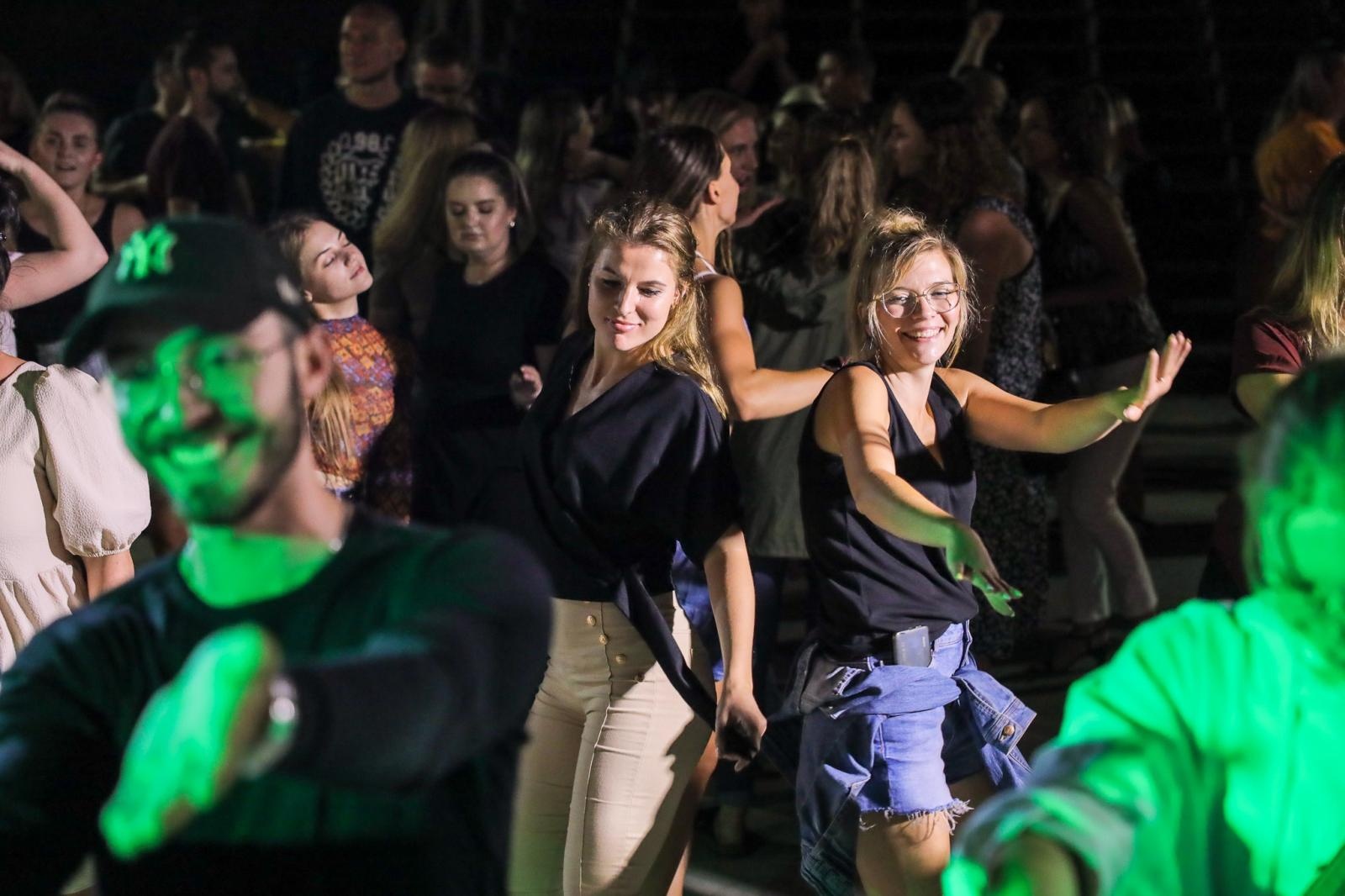 Zdjęcie w galerii na portalu naszraciborz.pl: Roztańczone Bulwary podczas kubańskiej nocy z DJ Osmarem wiadomości z regionu