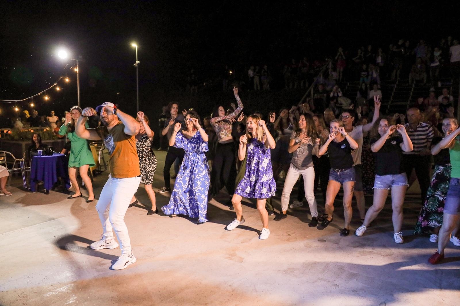 Zdjęcie w galerii na portalu naszraciborz.pl: Roztańczone Bulwary podczas kubańskiej nocy z DJ Osmarem wiadomości z regionu