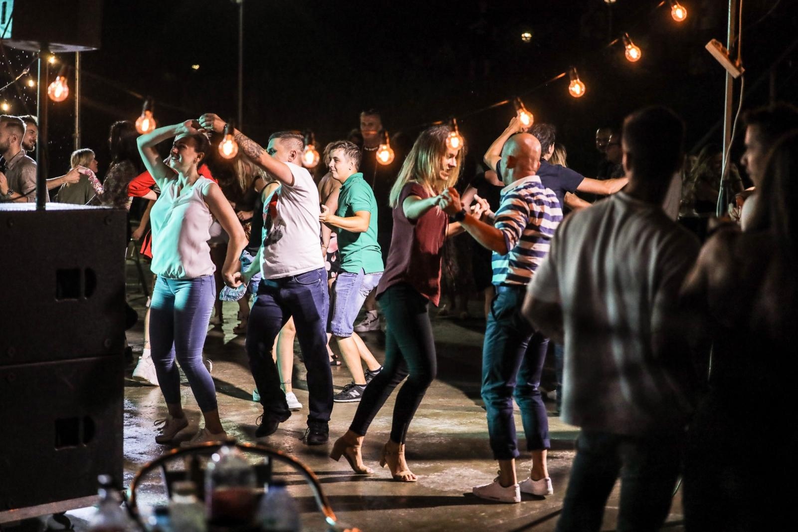 Zdjęcie w galerii na portalu naszraciborz.pl: Roztańczone Bulwary podczas kubańskiej nocy z DJ Osmarem wiadomości z regionu