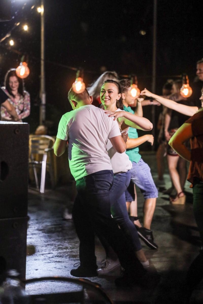 Zdjęcie w galerii na portalu naszraciborz.pl: Roztańczone Bulwary podczas kubańskiej nocy z DJ Osmarem wiadomości z regionu