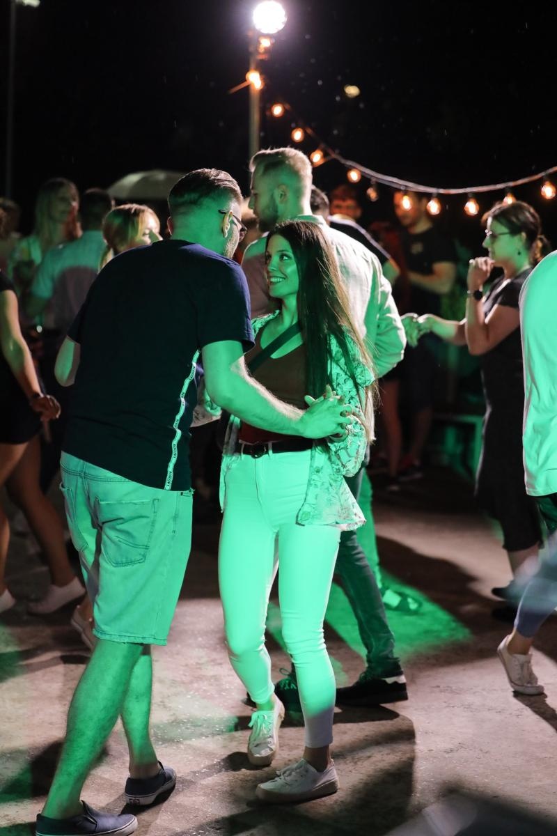 Zdjęcie w galerii na portalu naszraciborz.pl: Roztańczone Bulwary podczas kubańskiej nocy z DJ Osmarem wiadomości z regionu