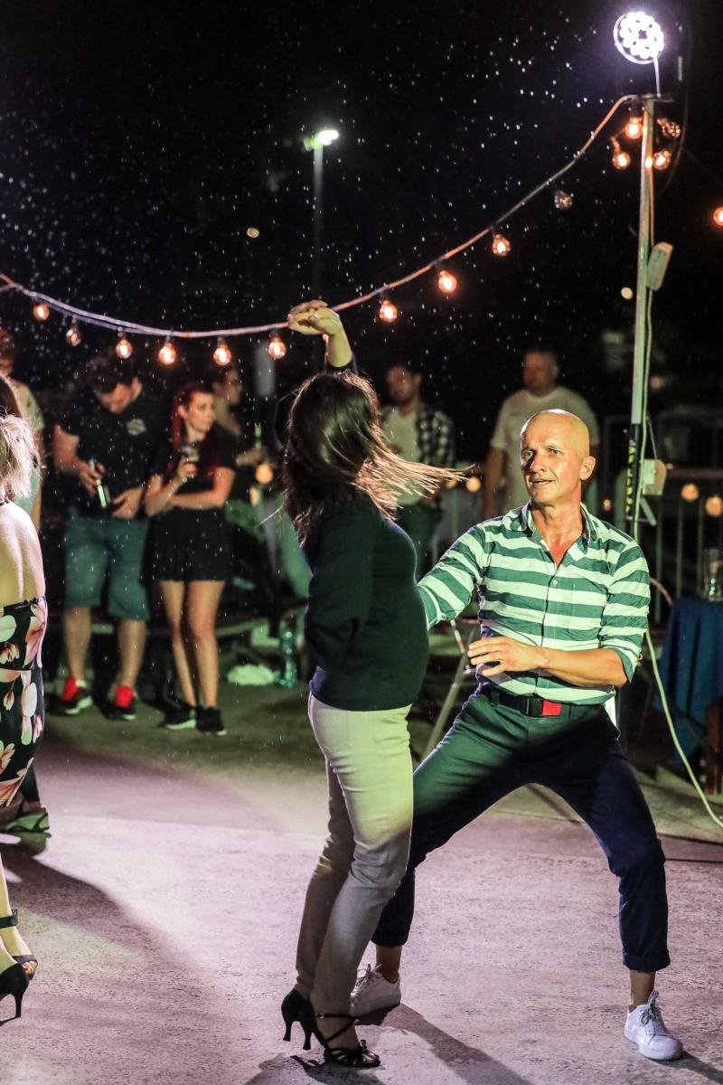 Zdjęcie w galerii na portalu naszraciborz.pl: Roztańczone Bulwary podczas kubańskiej nocy z DJ Osmarem wiadomości z regionu