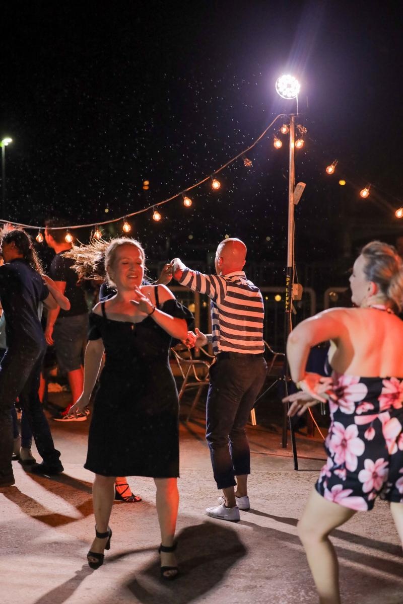 Zdjęcie w galerii na portalu naszraciborz.pl: Roztańczone Bulwary podczas kubańskiej nocy z DJ Osmarem wiadomości z regionu