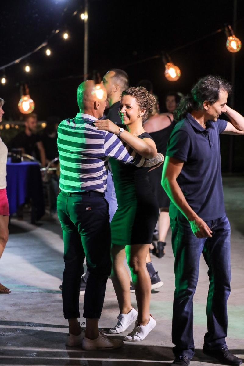 Zdjęcie w galerii na portalu naszraciborz.pl: Roztańczone Bulwary podczas kubańskiej nocy z DJ Osmarem wiadomości z regionu