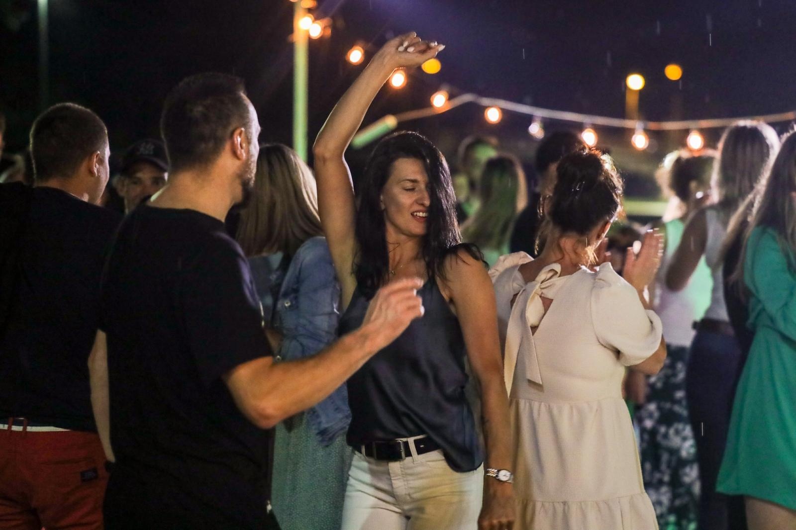 Zdjęcie w galerii na portalu naszraciborz.pl: Roztańczone Bulwary podczas kubańskiej nocy z DJ Osmarem wiadomości z regionu