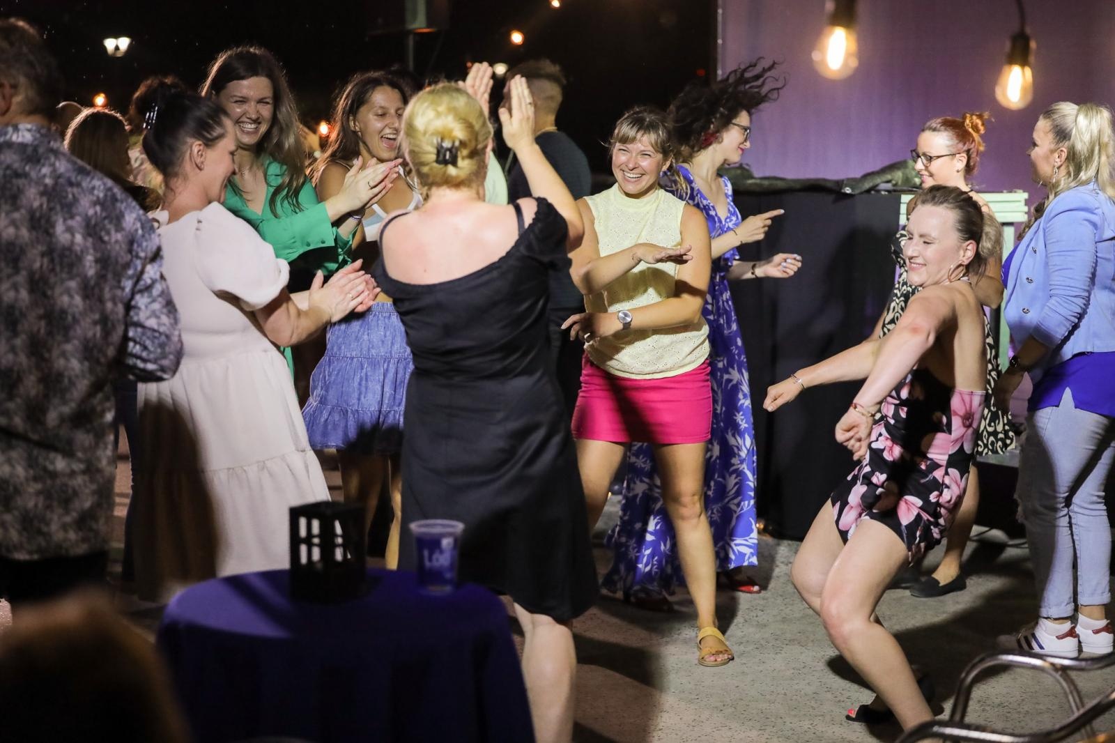 Zdjęcie w galerii na portalu naszraciborz.pl: Roztańczone Bulwary podczas kubańskiej nocy z DJ Osmarem wiadomości z regionu