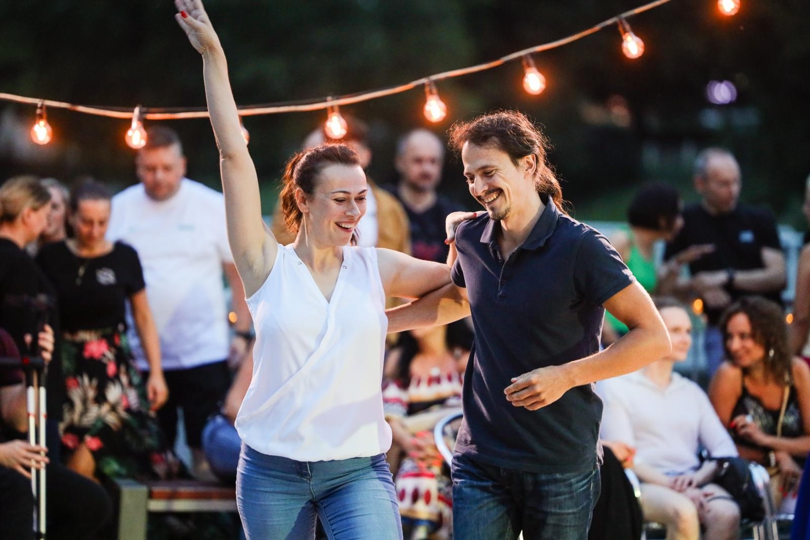 Zdjęcie w galerii na portalu naszraciborz.pl: Roztańczone Bulwary podczas kubańskiej nocy z DJ Osmarem wiadomości z regionu