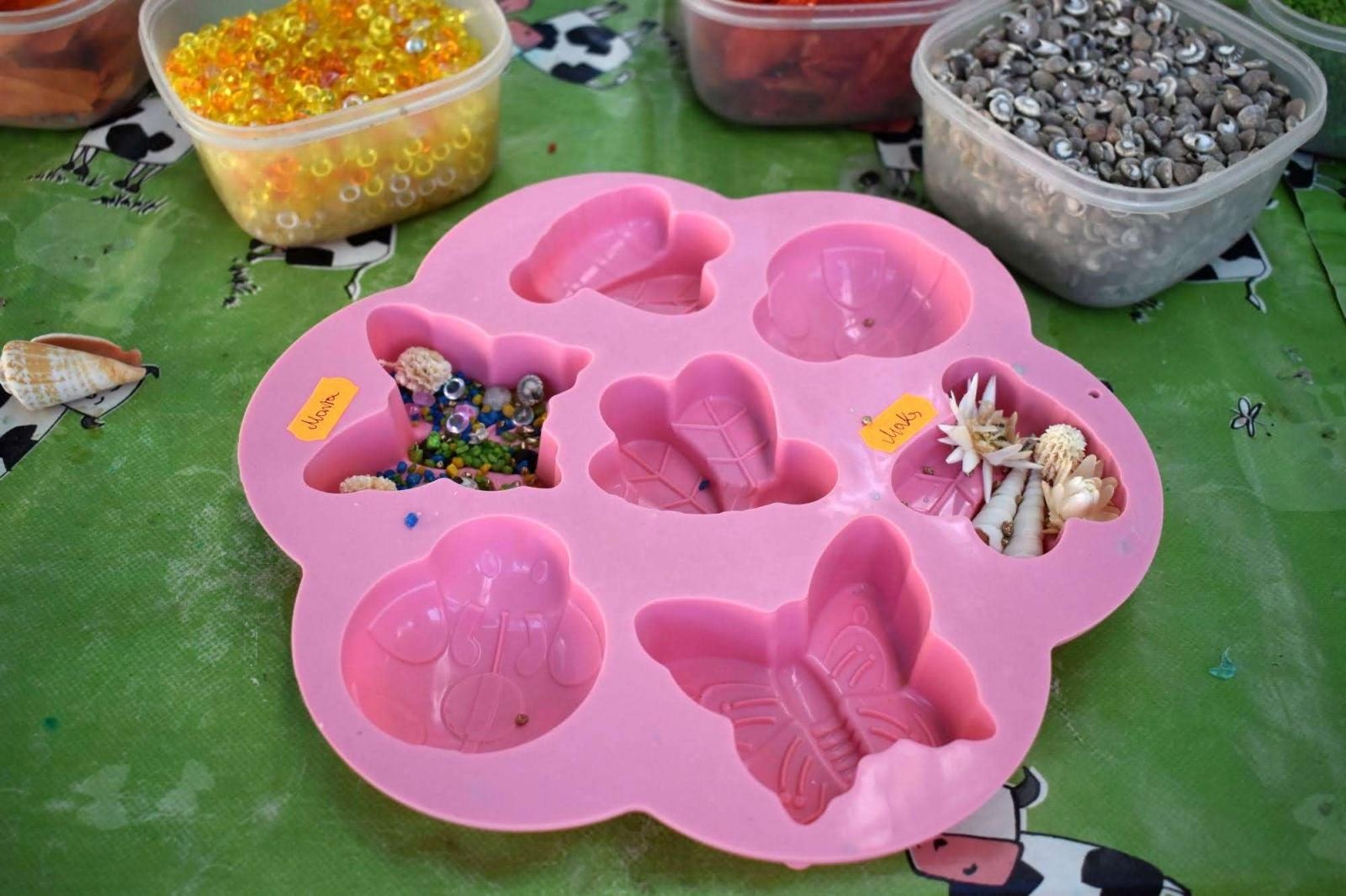 Zdjęcie w galerii na portalu naszraciborz.pl: WAKACJE w POWIECIE 2023. Warsztaty mydlarskie za nami! wiadomości z regionu