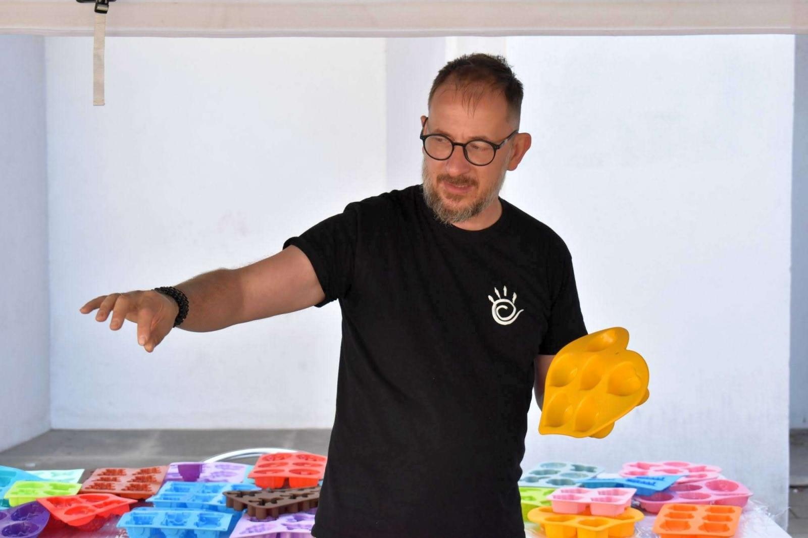 Zdjęcie w galerii na portalu naszraciborz.pl: WAKACJE w POWIECIE 2023. Warsztaty mydlarskie za nami! wiadomości z regionu