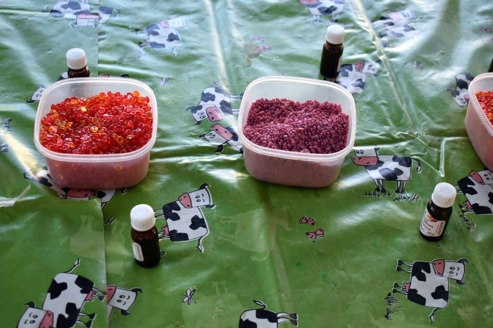 Zdjęcie w galerii na portalu naszraciborz.pl: WAKACJE w POWIECIE 2023. Warsztaty mydlarskie za nami! wiadomości z regionu