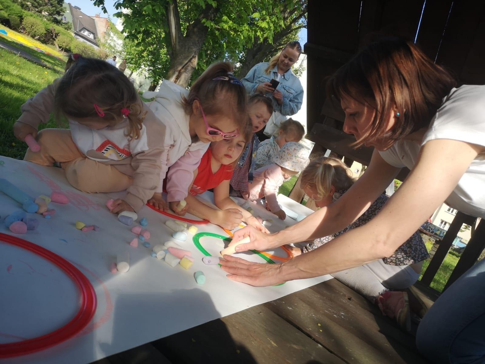 Zdjęcie w galerii na portalu naszraciborz.pl: Trwają zapisy do Małych Odkrywców Sztuki w RCK wiadomości z regionu