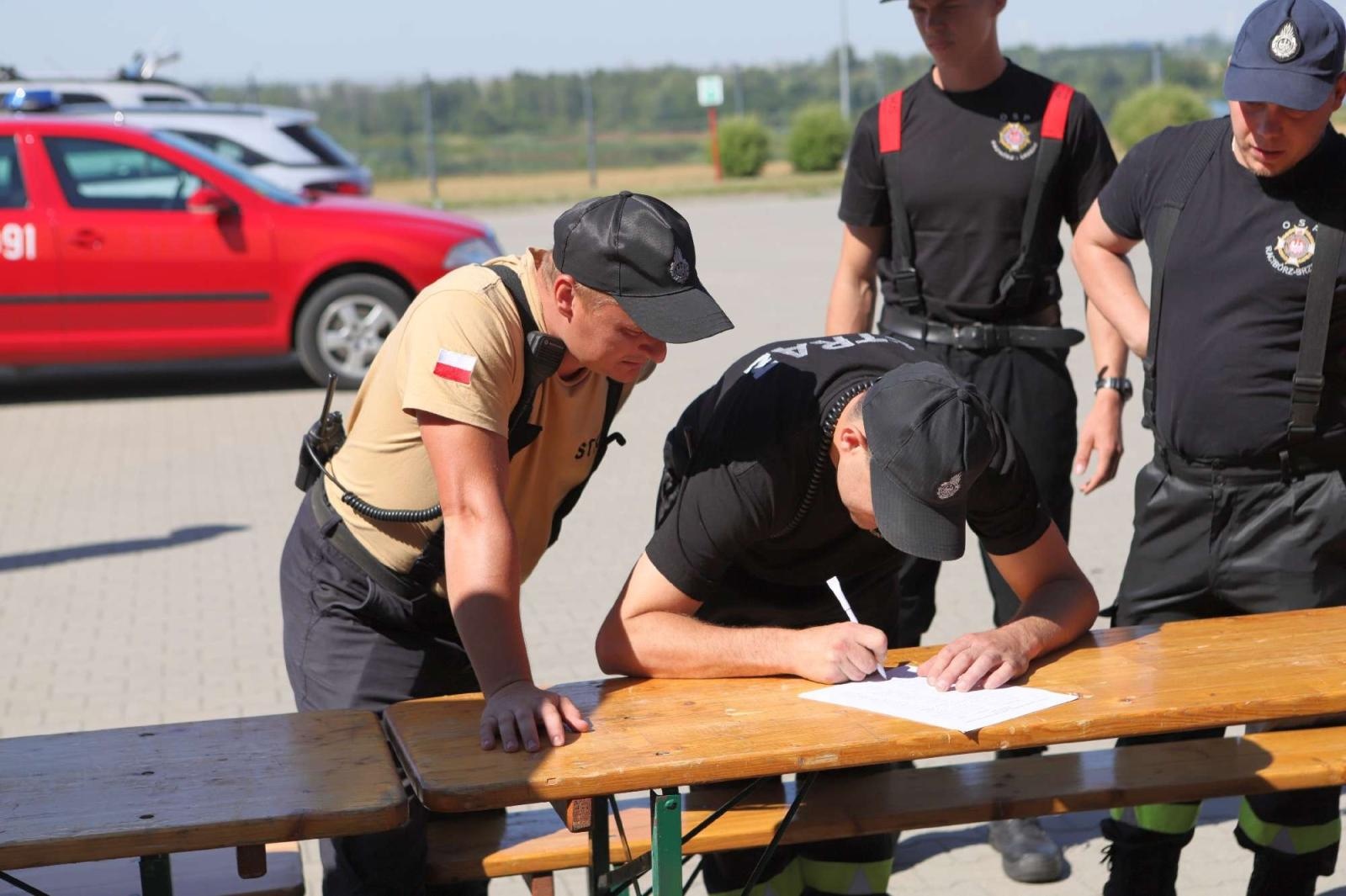 Zdjęcie w galerii na portalu naszraciborz.pl: W czaszy zbiornika Racibórz zorganizowano manewry poszukiwawczo-ratownicze [FOTO] wiadomości z regionu
