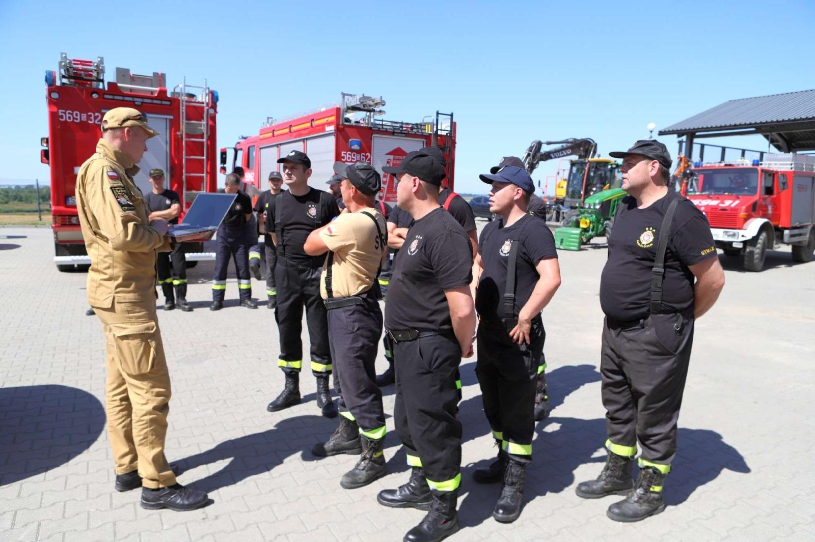 Zdjęcie w galerii na portalu naszraciborz.pl: W czaszy zbiornika Racibórz zorganizowano manewry poszukiwawczo-ratownicze [FOTO] wiadomości z regionu