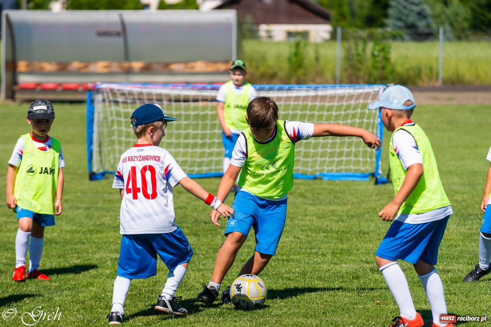 Zdjęcie w galerii na portalu naszraciborz.pl: Piłkarska rywalizacja młodzieży i turniej szóstek w Krzyżanowicach [FOTO] wiadomości z regionu