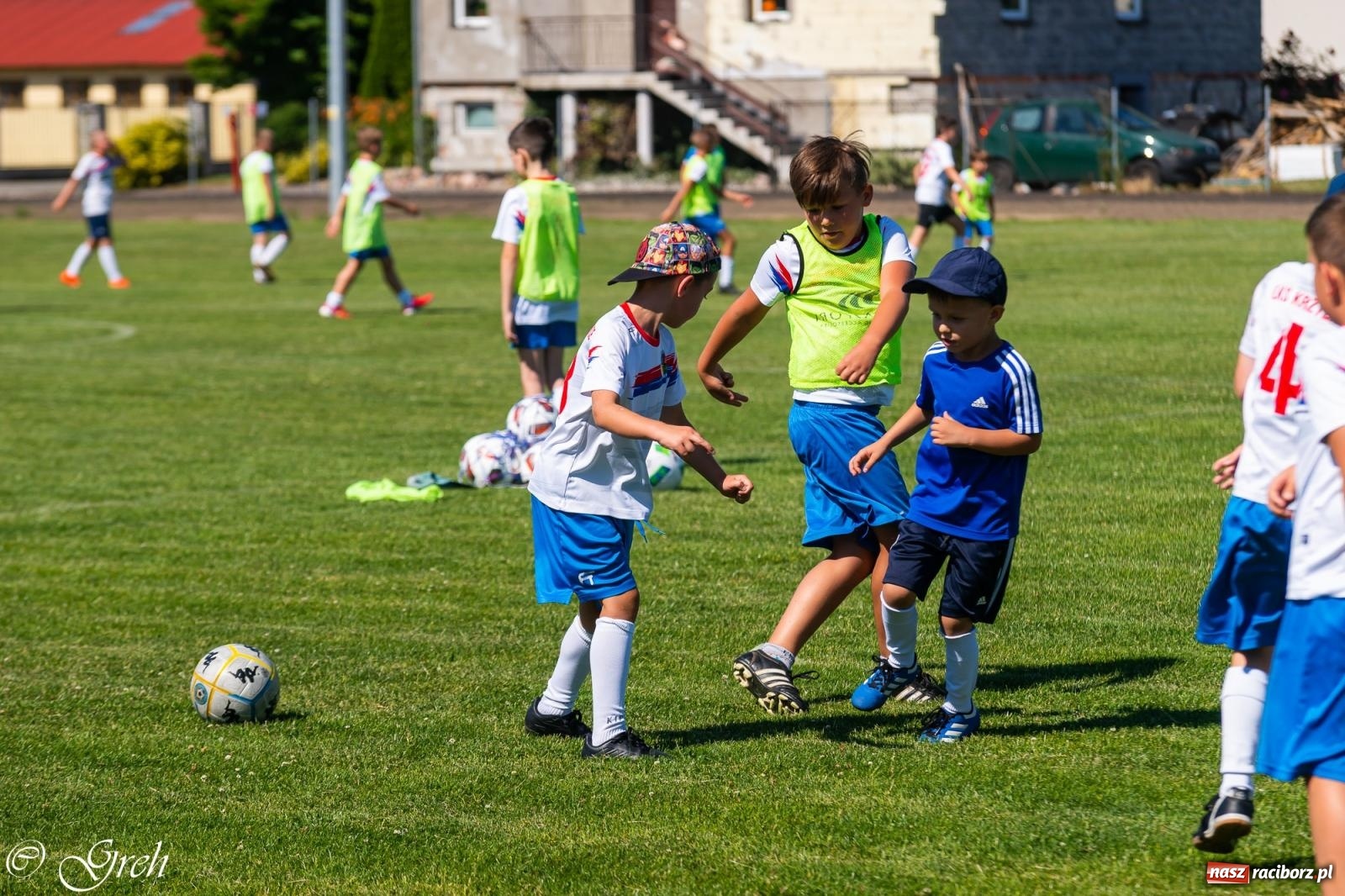 Zdjęcie w galerii na portalu naszraciborz.pl: Piłkarska rywalizacja młodzieży i turniej szóstek w Krzyżanowicach [FOTO] wiadomości z regionu