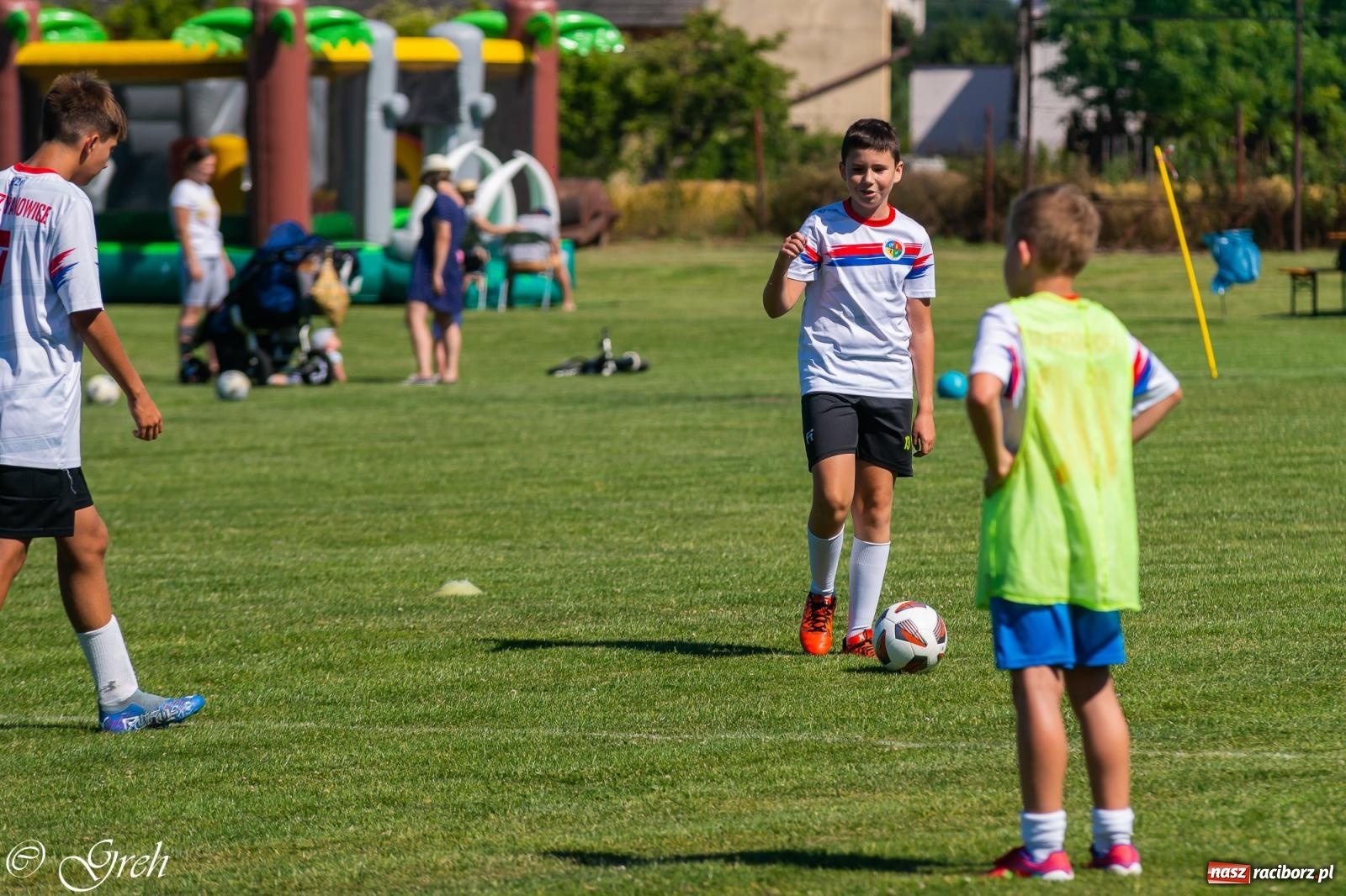 Zdjęcie w galerii na portalu naszraciborz.pl: Piłkarska rywalizacja młodzieży i turniej szóstek w Krzyżanowicach [FOTO] wiadomości z regionu