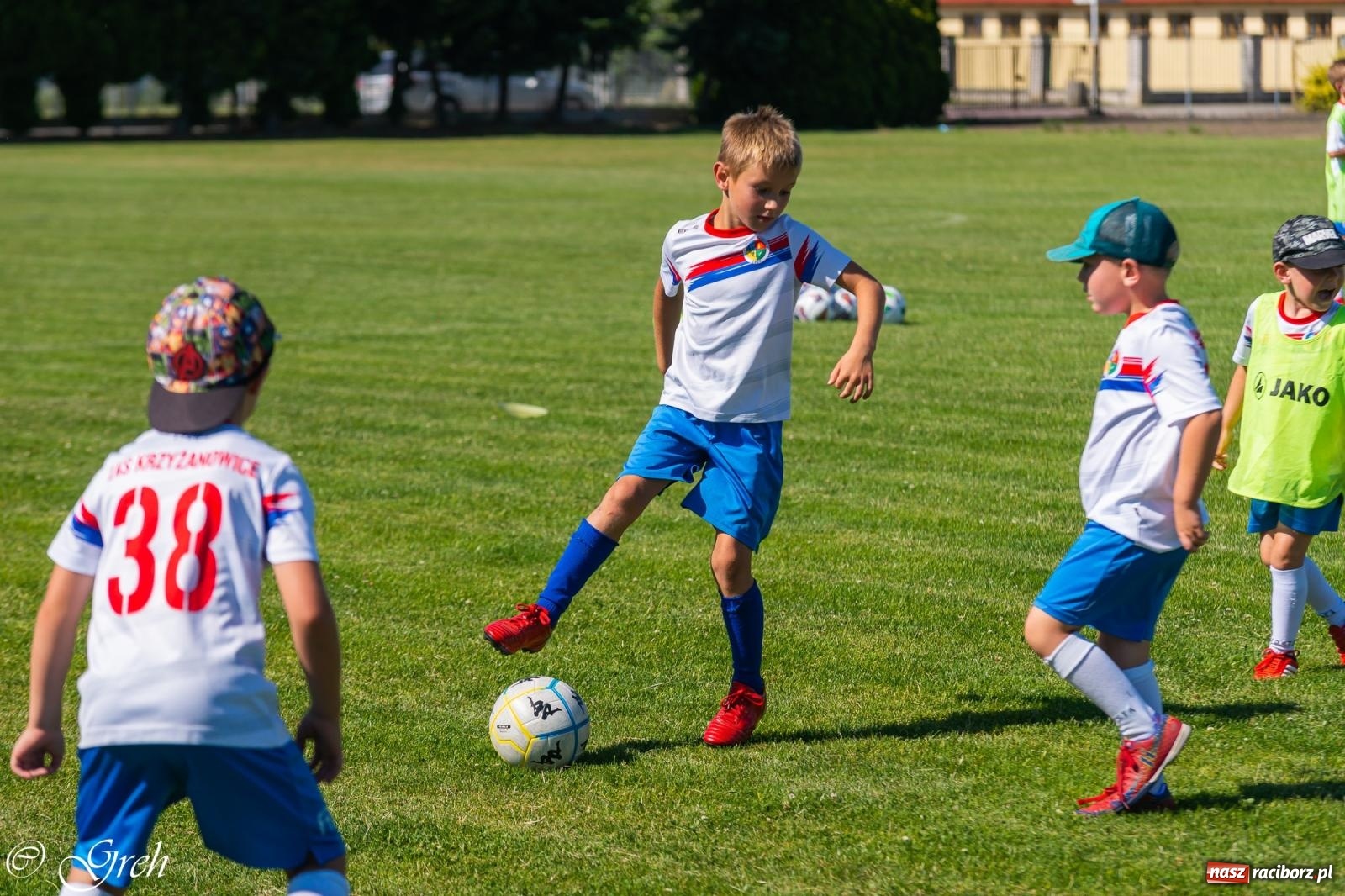 Zdjęcie w galerii na portalu naszraciborz.pl: Piłkarska rywalizacja młodzieży i turniej szóstek w Krzyżanowicach [FOTO] wiadomości z regionu