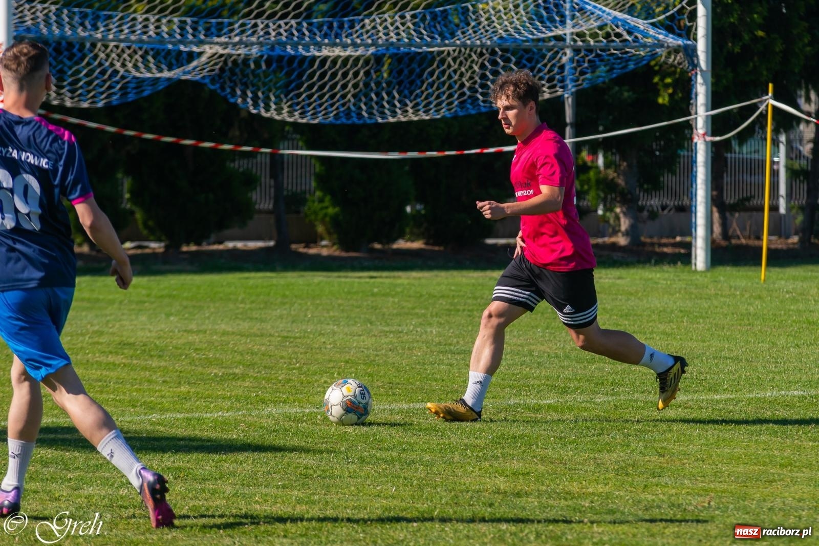 Zdjęcie w galerii na portalu naszraciborz.pl: Piłkarska rywalizacja młodzieży i turniej szóstek w Krzyżanowicach [FOTO] wiadomości z regionu