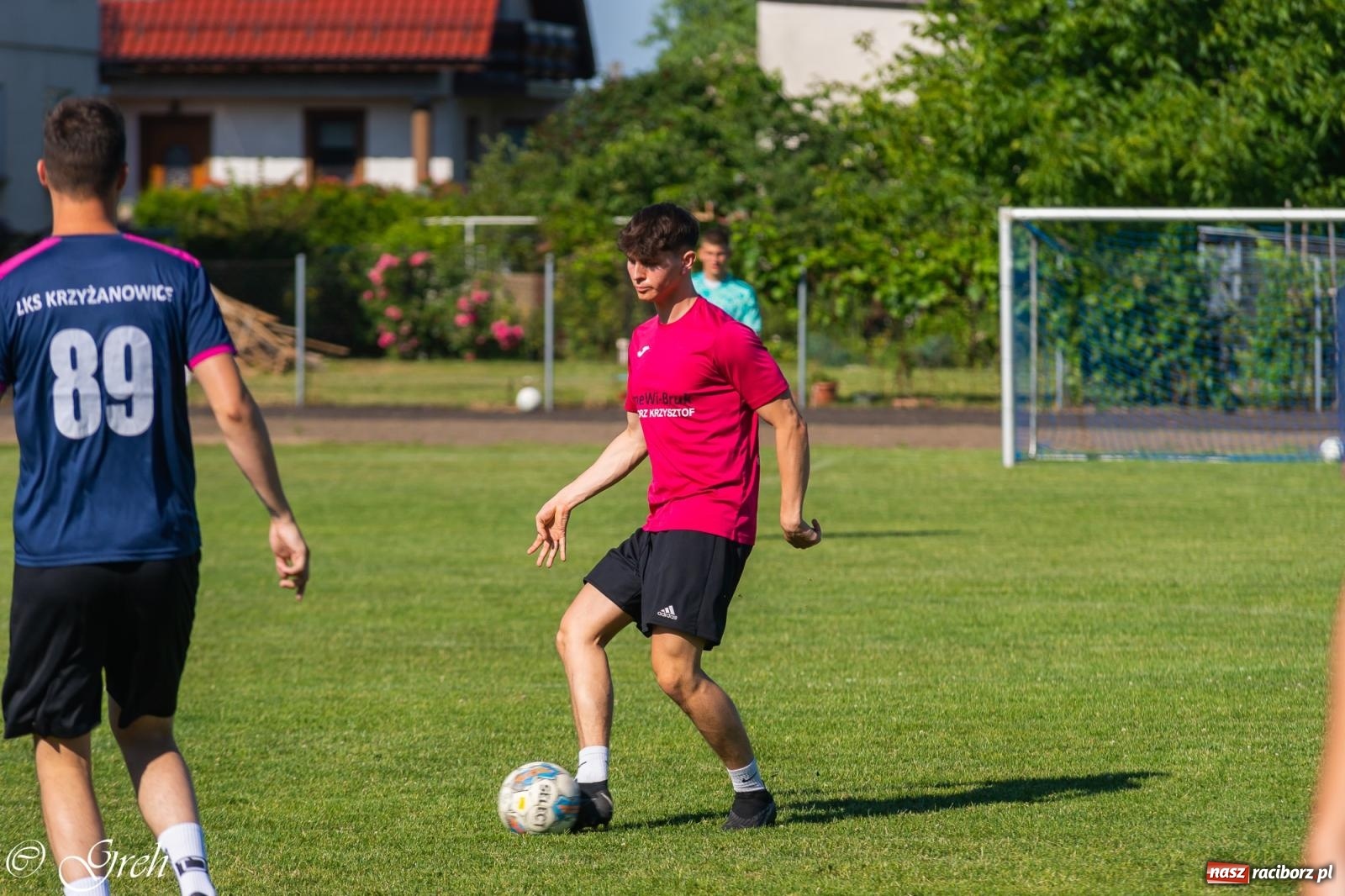 Zdjęcie w galerii na portalu naszraciborz.pl: Piłkarska rywalizacja młodzieży i turniej szóstek w Krzyżanowicach [FOTO] wiadomości z regionu