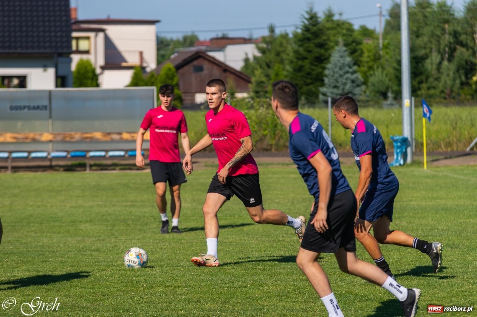 Zdjęcie w galerii na portalu naszraciborz.pl: Piłkarska rywalizacja młodzieży i turniej szóstek w Krzyżanowicach [FOTO] wiadomości z regionu