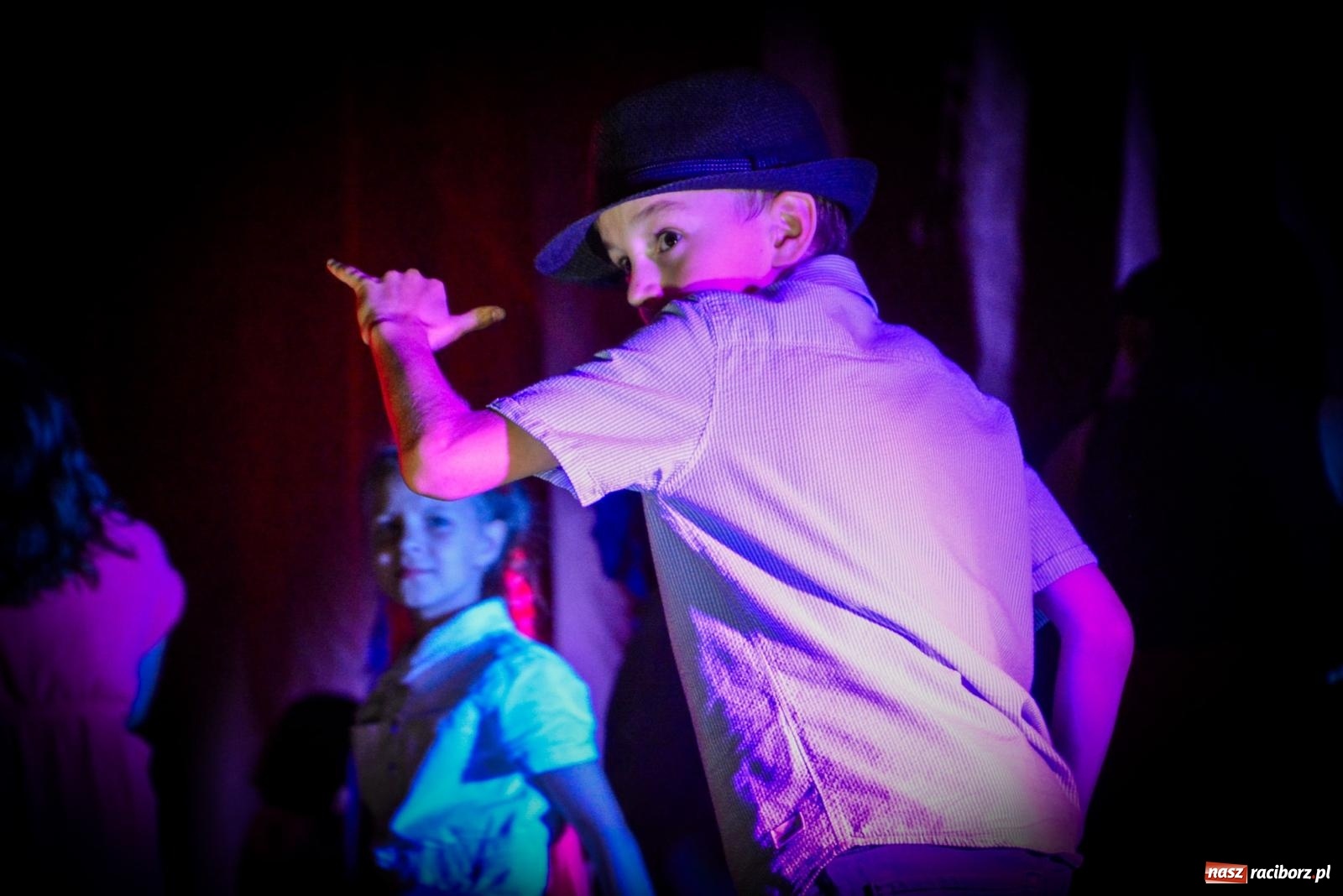 Zdjęcie w galerii na portalu naszraciborz.pl: LATINO PARTY ON AIR - roztańczony zamek w Raciborzu wiadomości z regionu